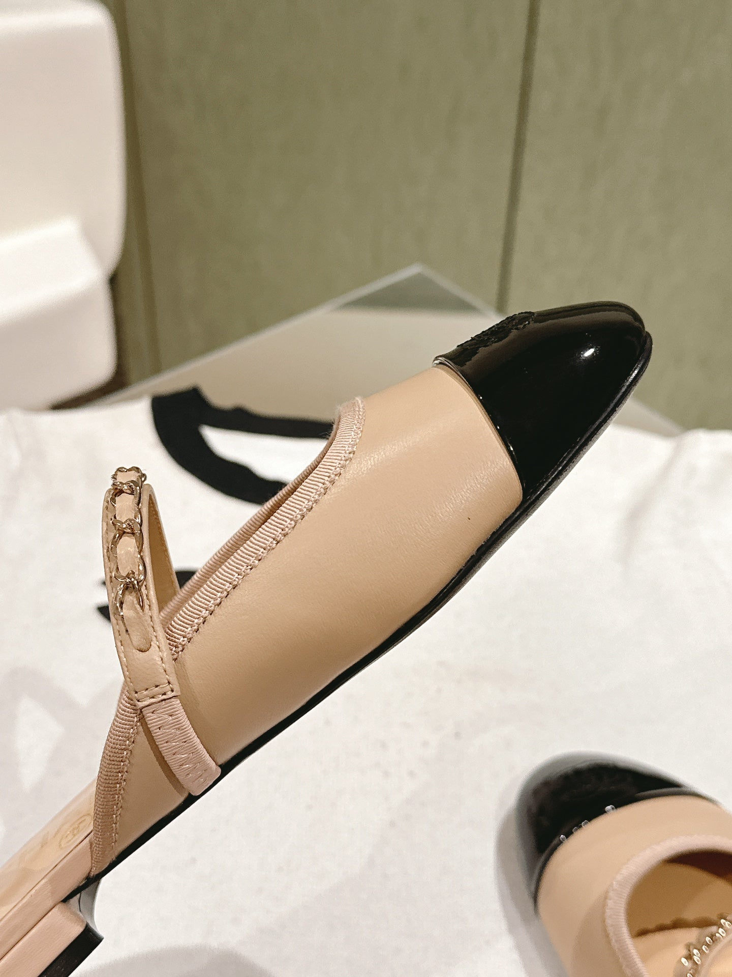 cc mule leather chain beige calfskin black patent calfskin