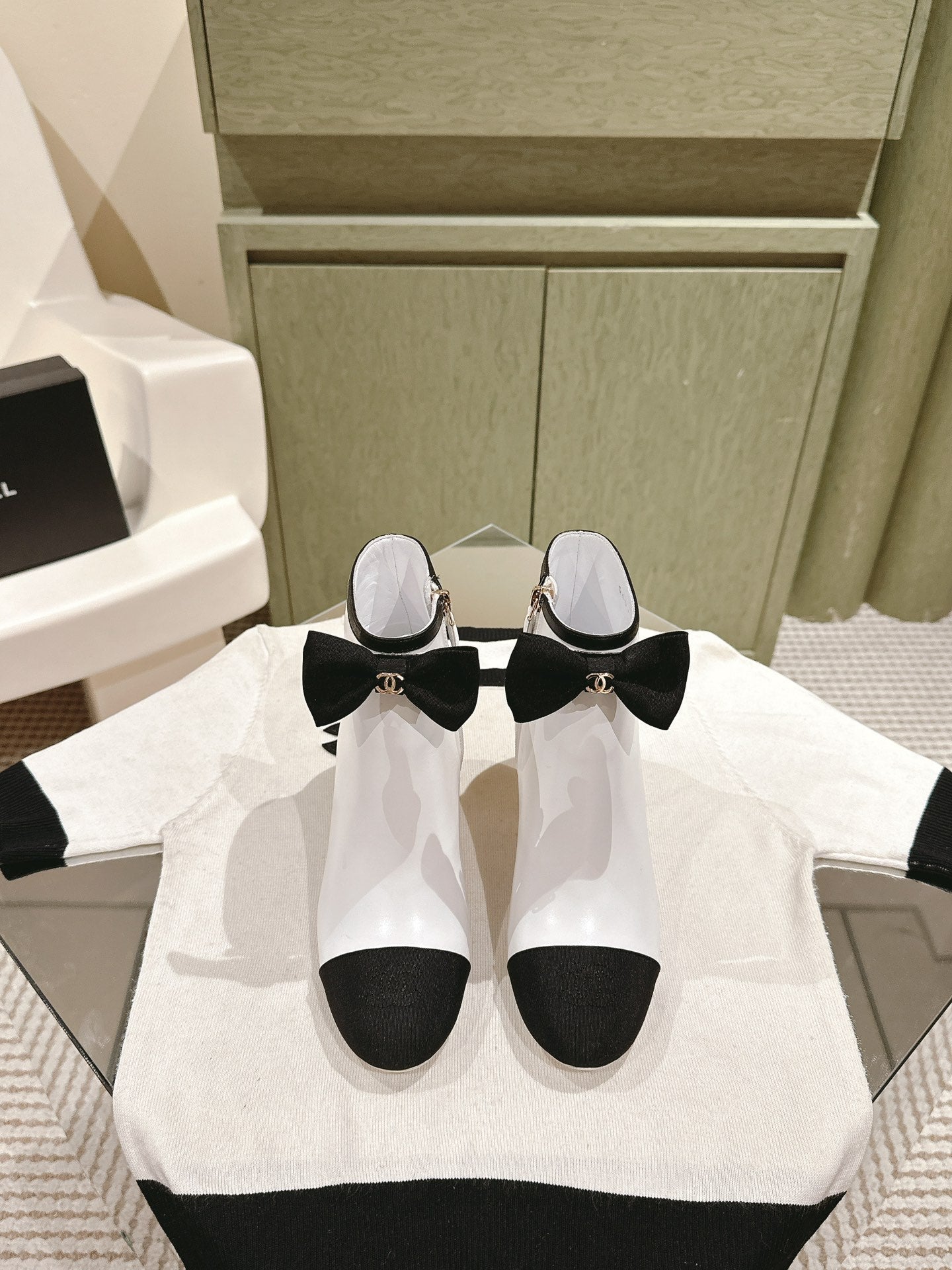 CC SHORT BOOST WHITE PURE LAMBSKIN