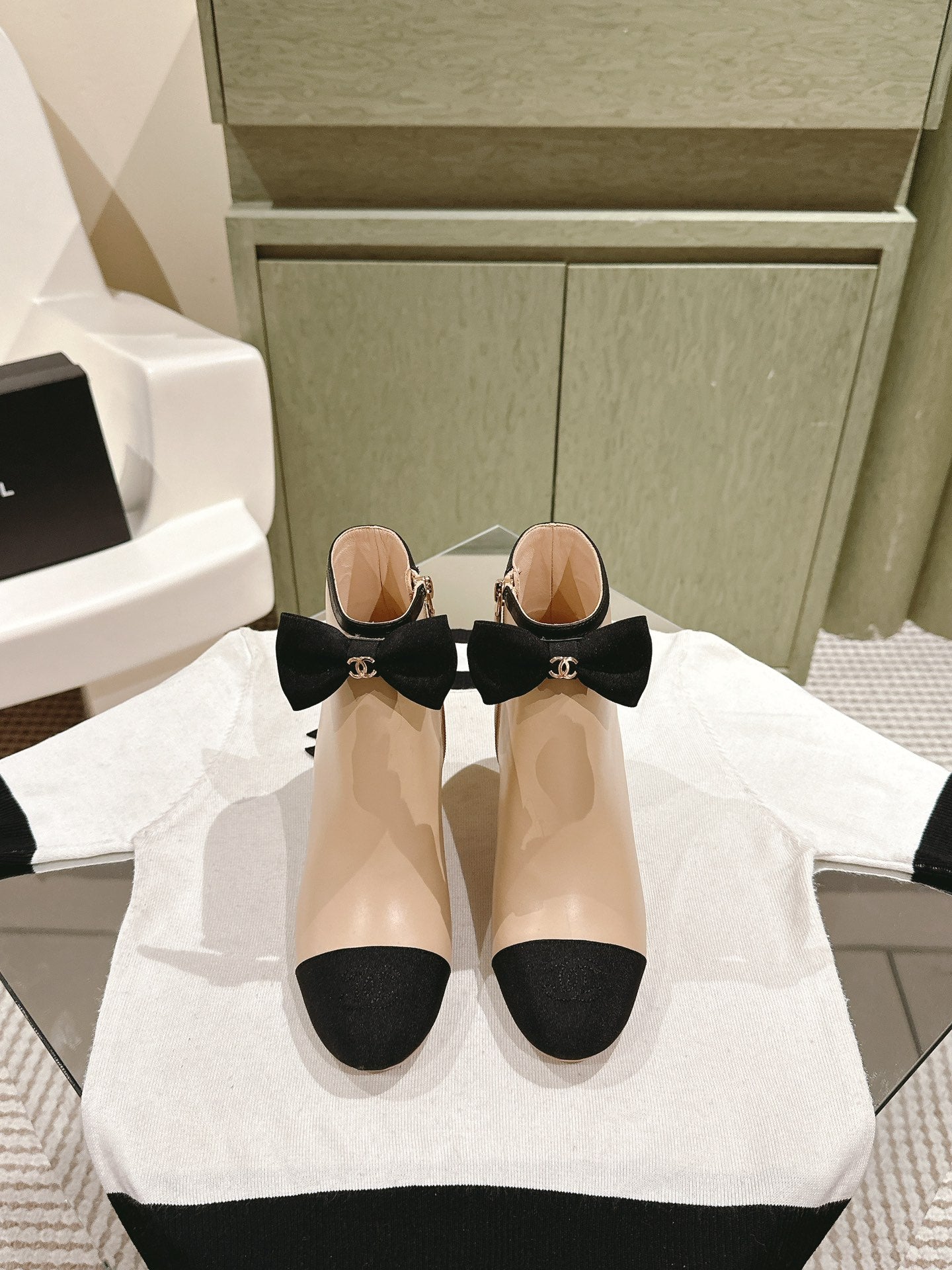 CC SHORT BOOST BEIGE CREAM PURE LAMBSKIN