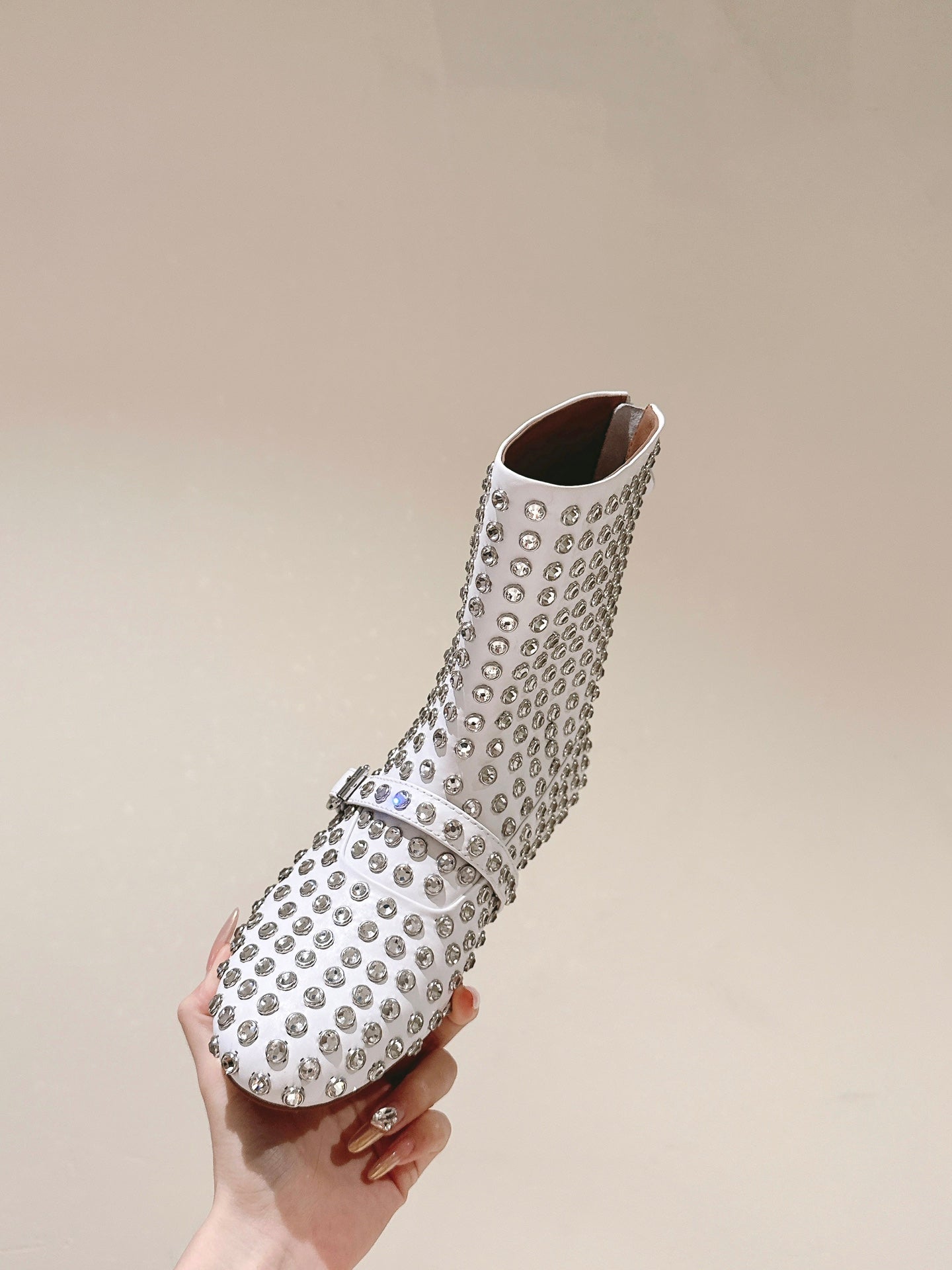 ALAIA SHORT BOOTS IN WHITE LAMBSKIN ATTACH RHINSTONES