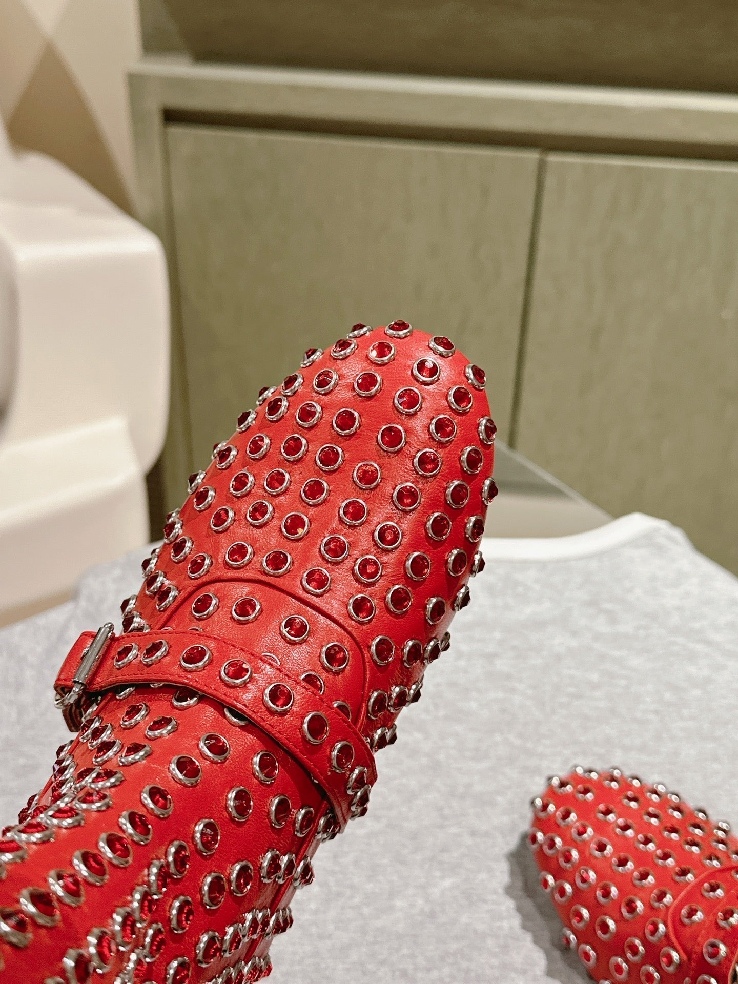 ALAIA SHORT BOOTS IN CHERRY RED LAMBSKIN ATTACH RHINSTONES