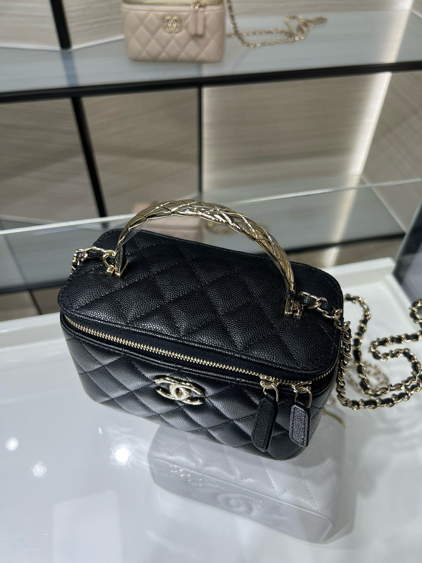 CC 25S Small Vanity 17cm Black Grained Calfskin Light Gold Hardware