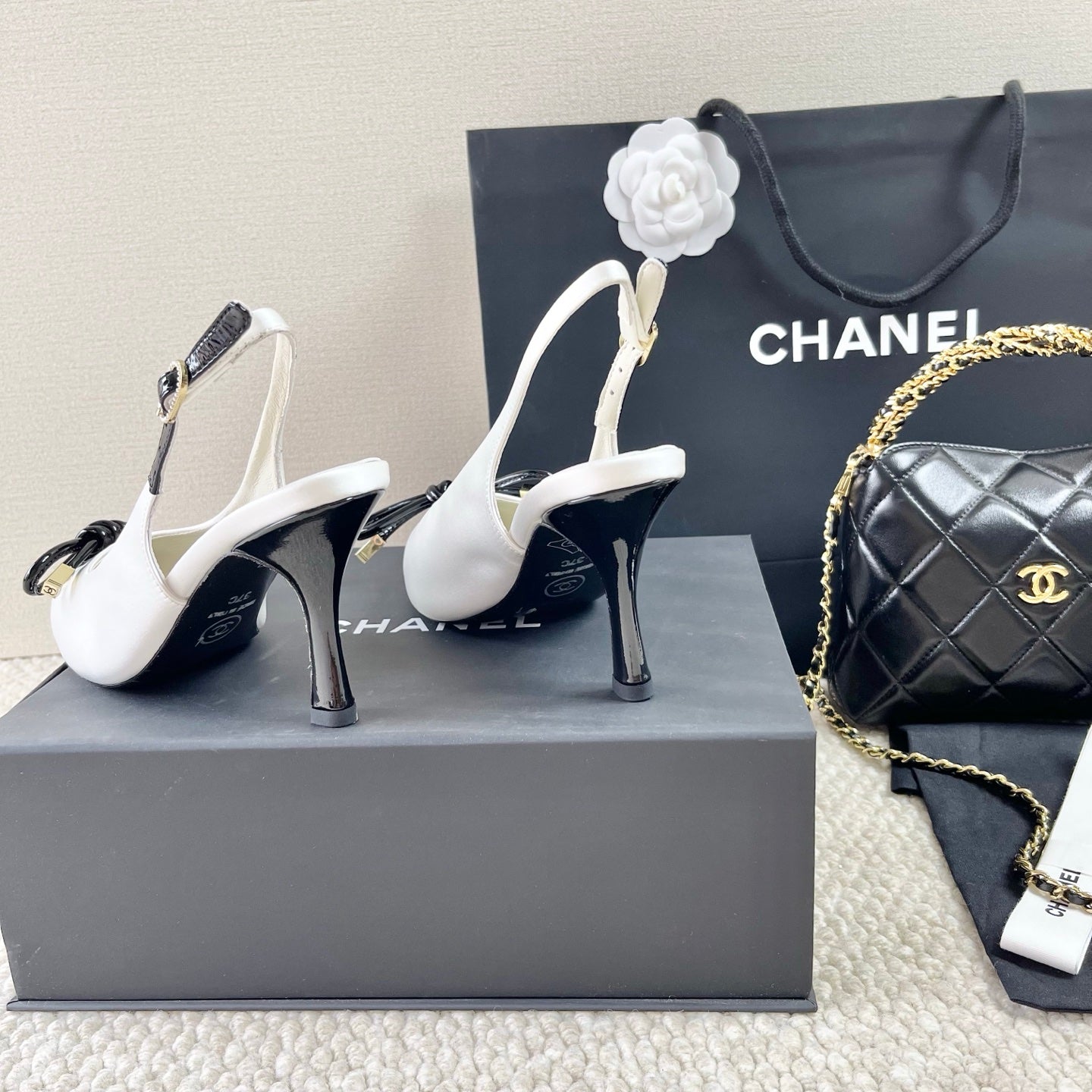 CC 25 Slingback High Heel White Silk 330923