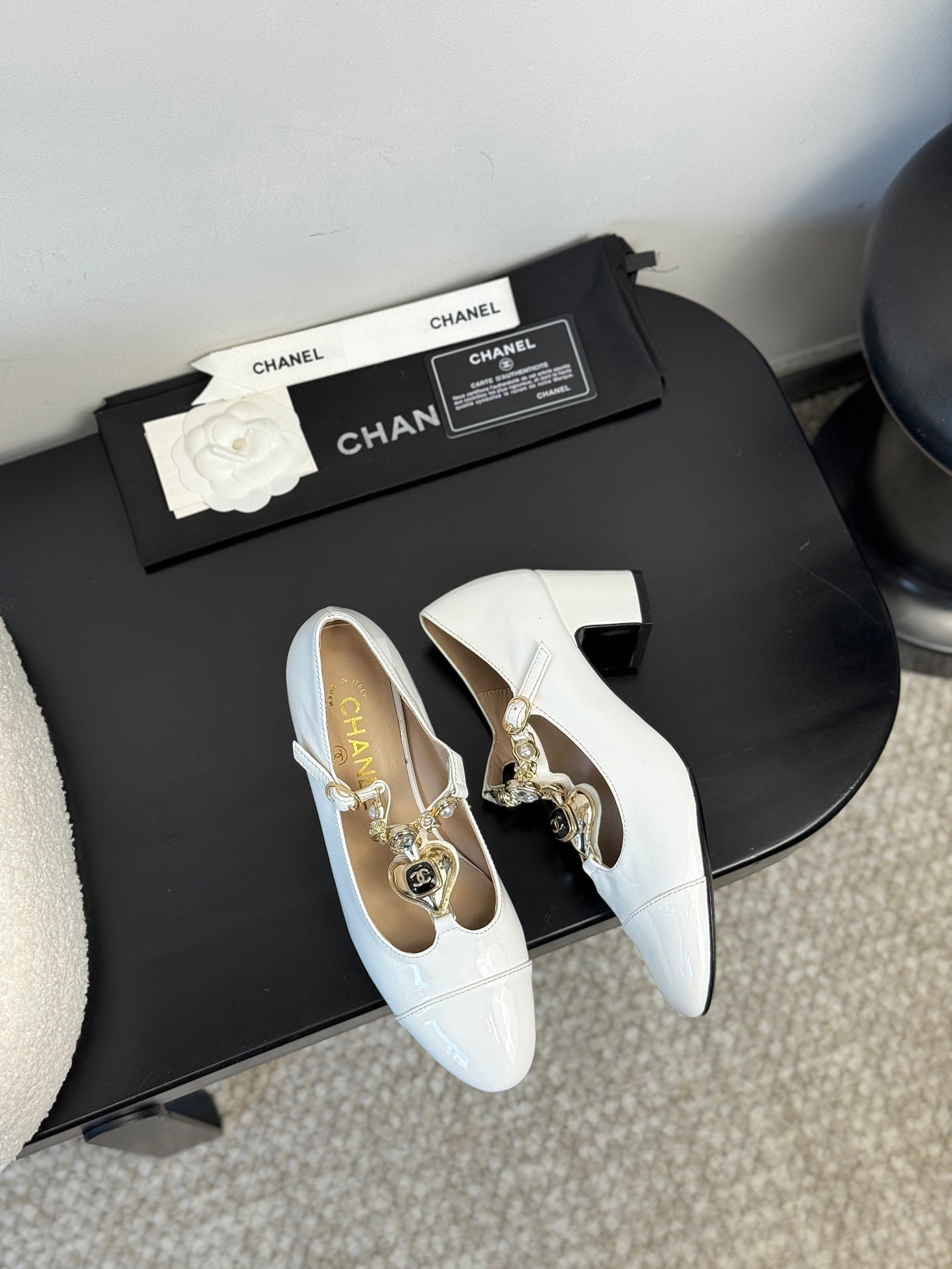 CC 25 Marry Jane White Glossy Lambskin 329764