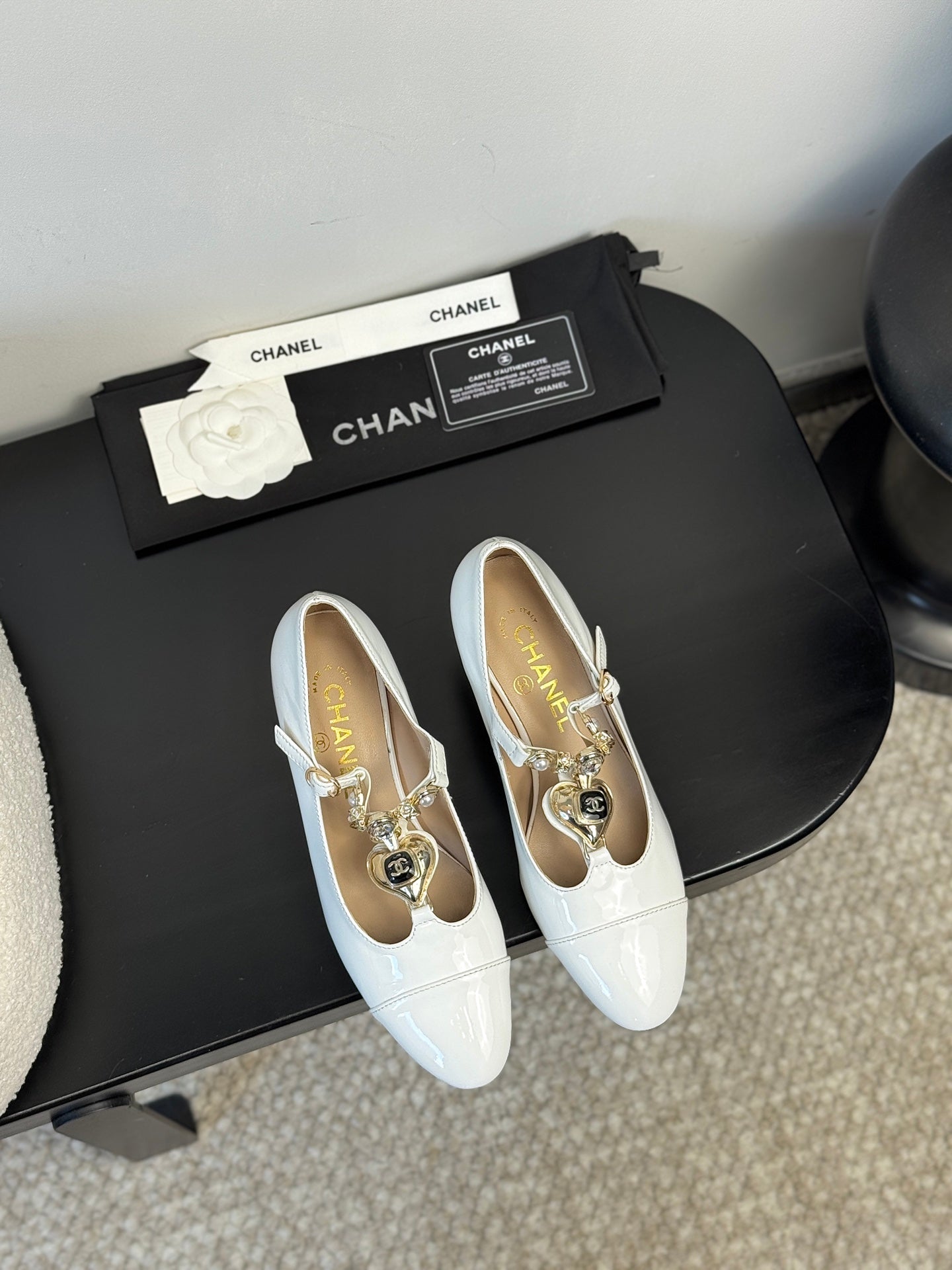 CC 25 Marry Jane White Glossy Lambskin 329764