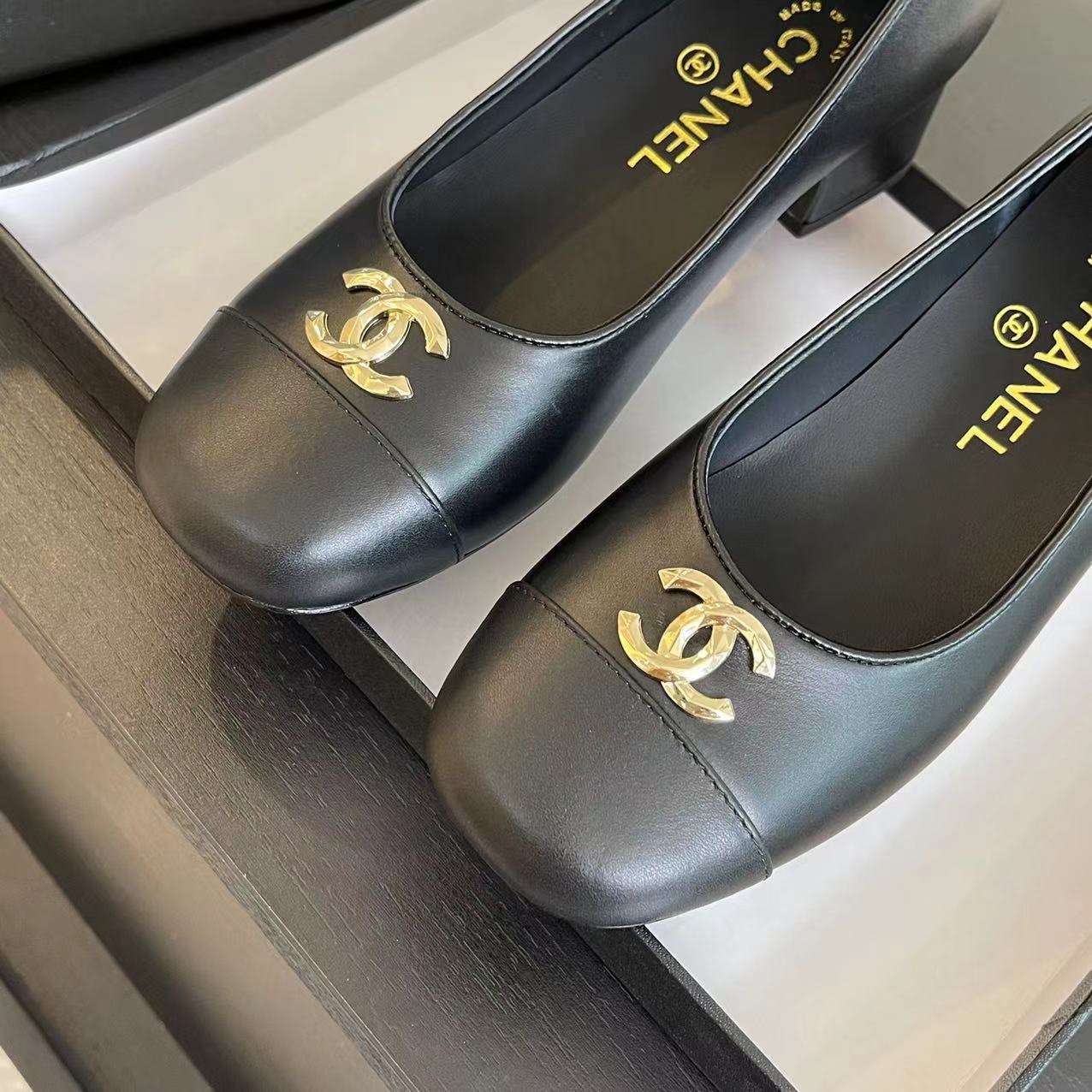 cc pump 50 all black calfskin