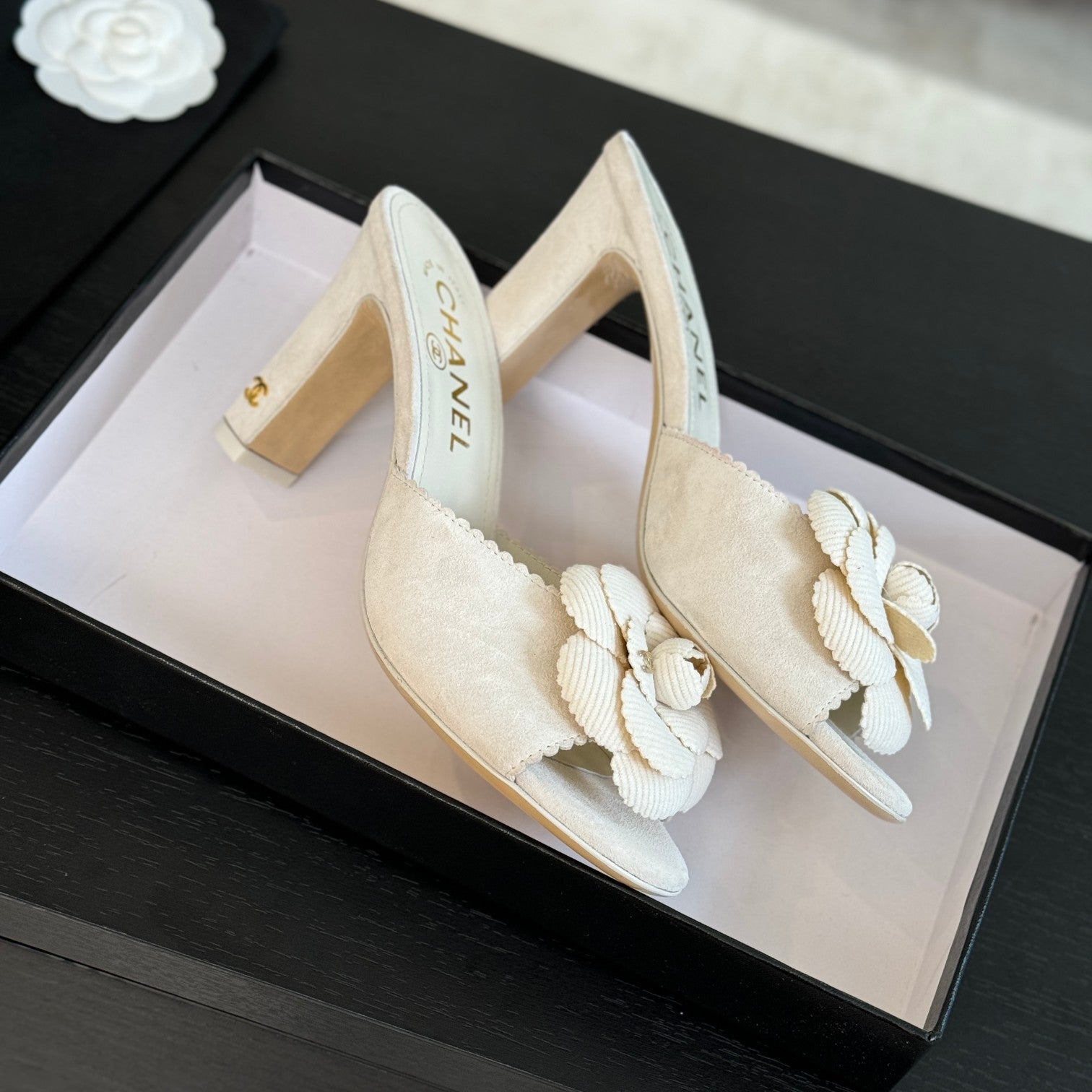 mule sandal flower high heel 80 white suede