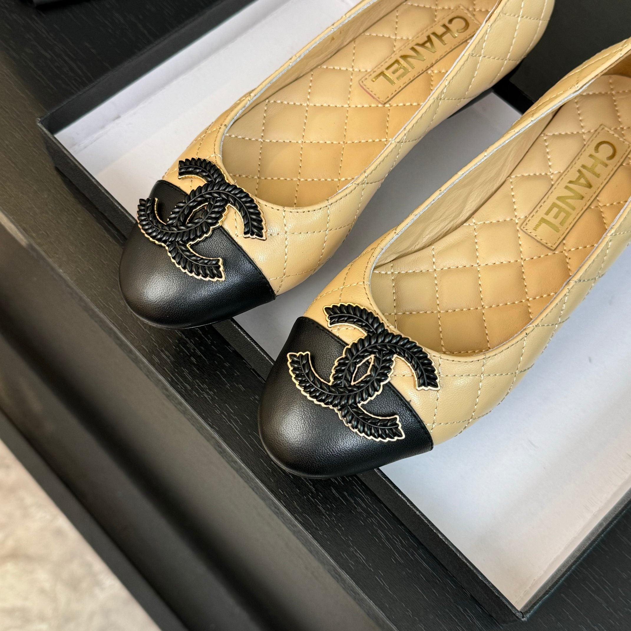 ballet flat beige quilted lambskin large black cc logo