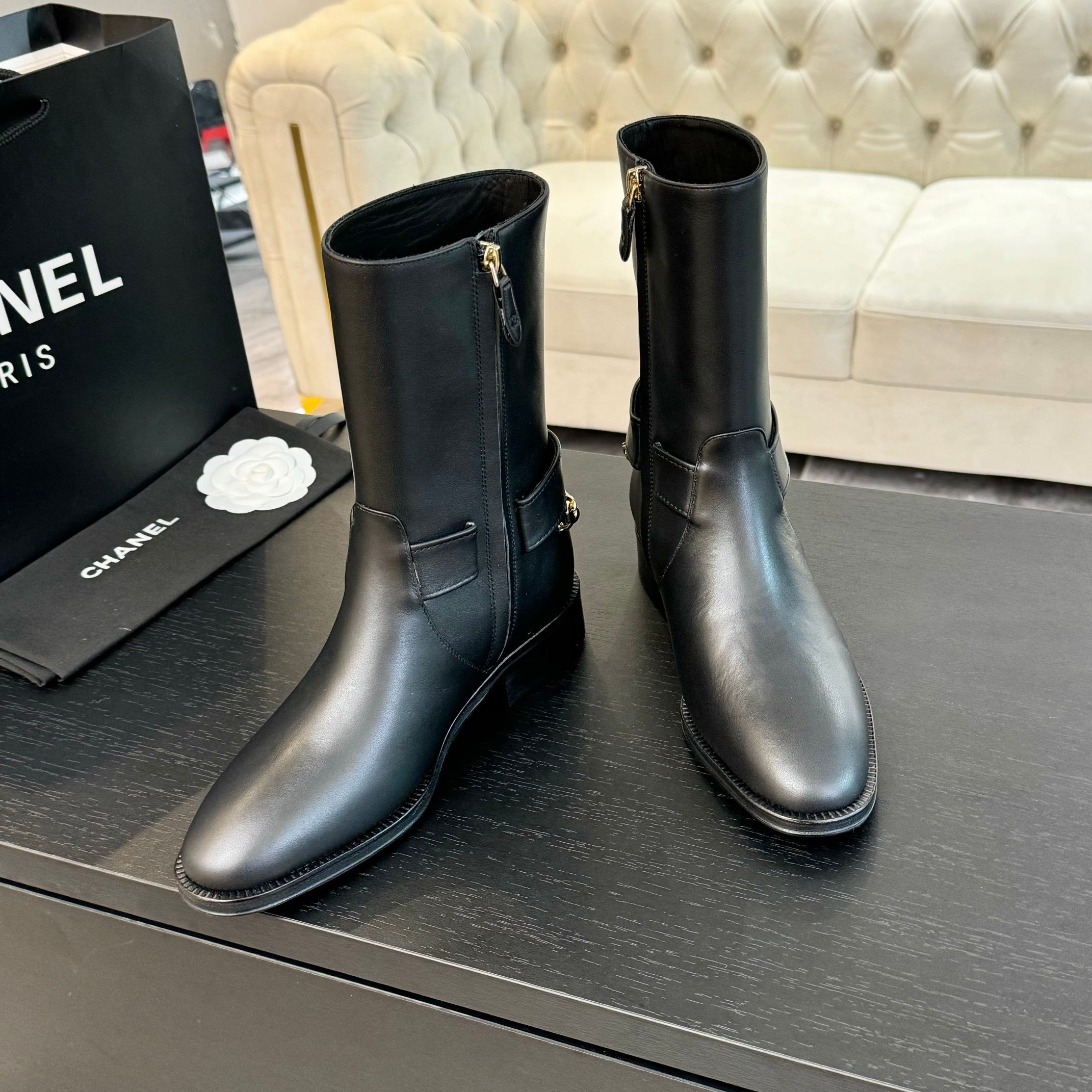 CC Short Boots 30mm Plain Black Chain Cowhide