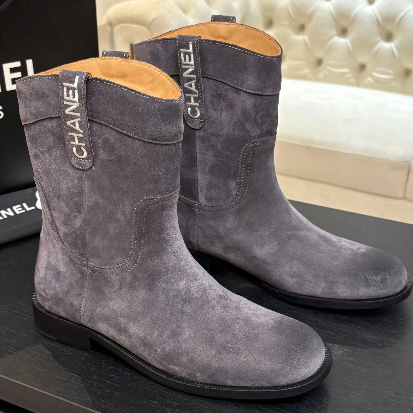 CC 2025 Short Boot Gray Suede 550661