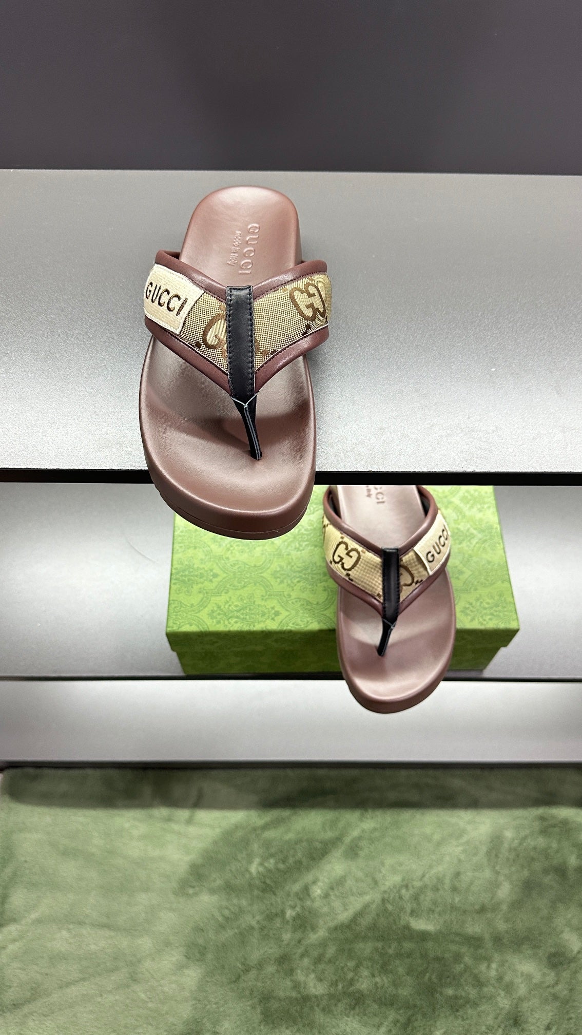 GG Men's Thong Sandals Brown Polyester Leather 547251