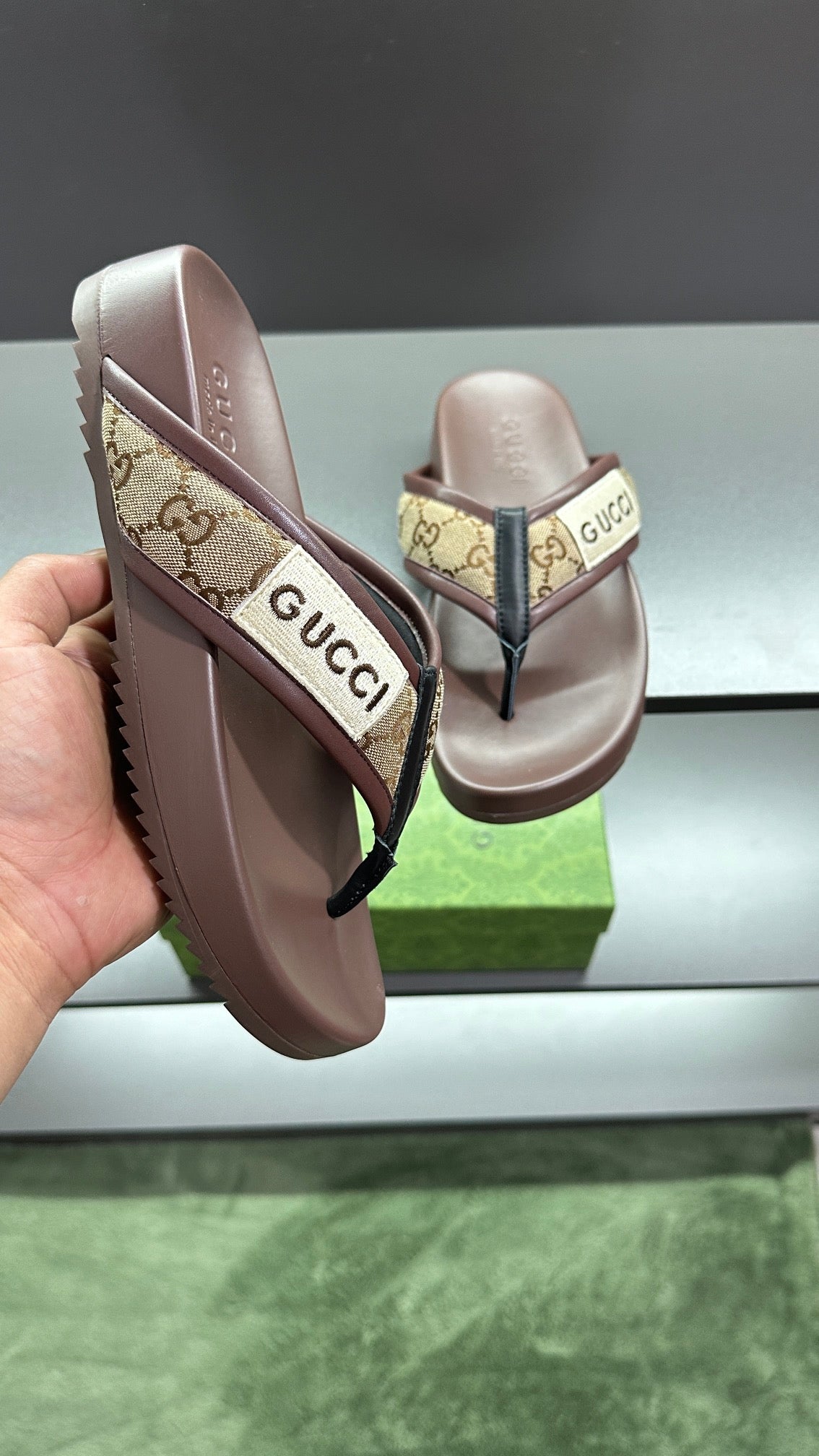 GG Men's Thong Sandals Brown Polyester Leather 547249