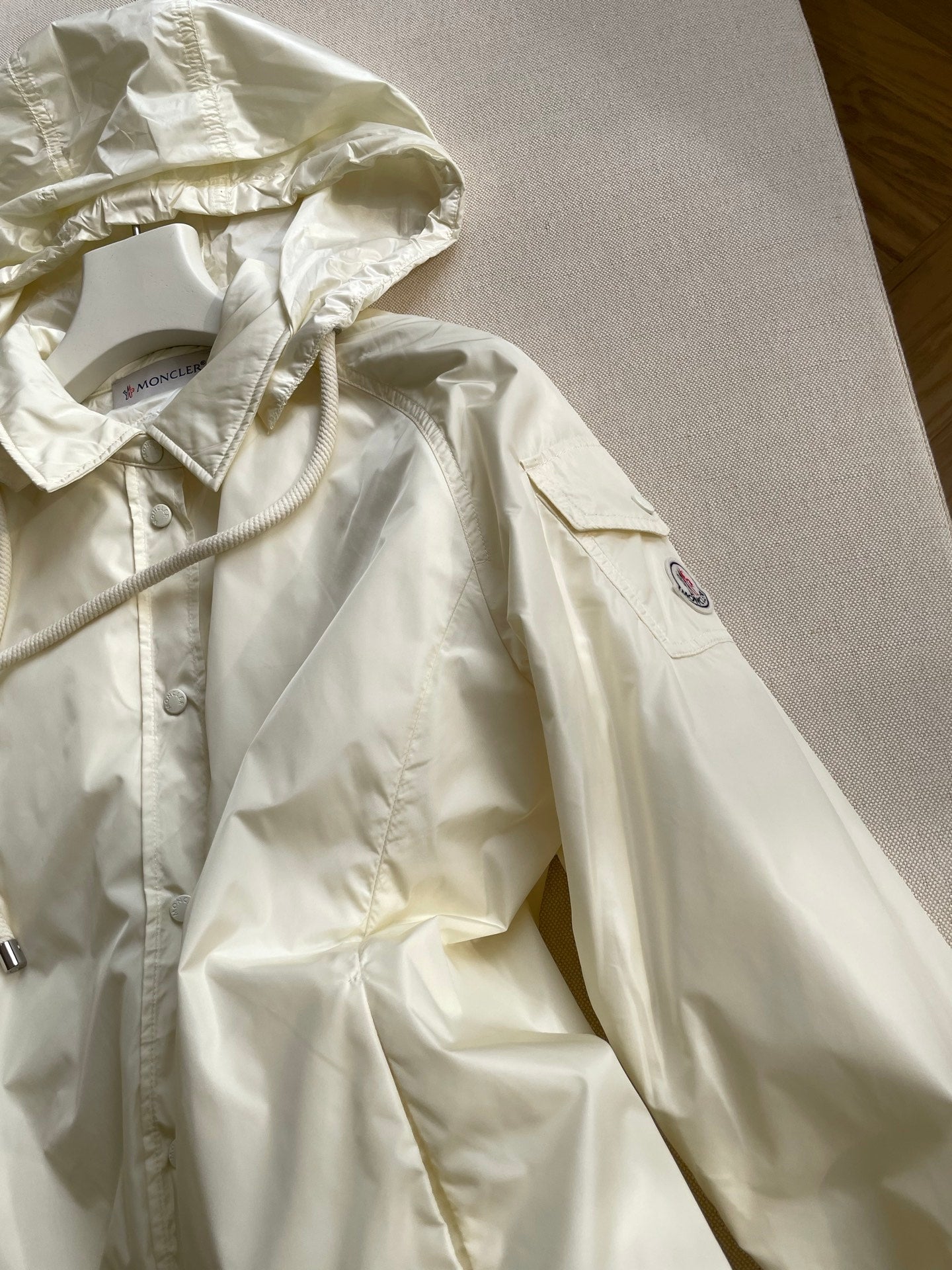 MC 2025 Hooded Windbreaker Cream Nylon Polyester 525086