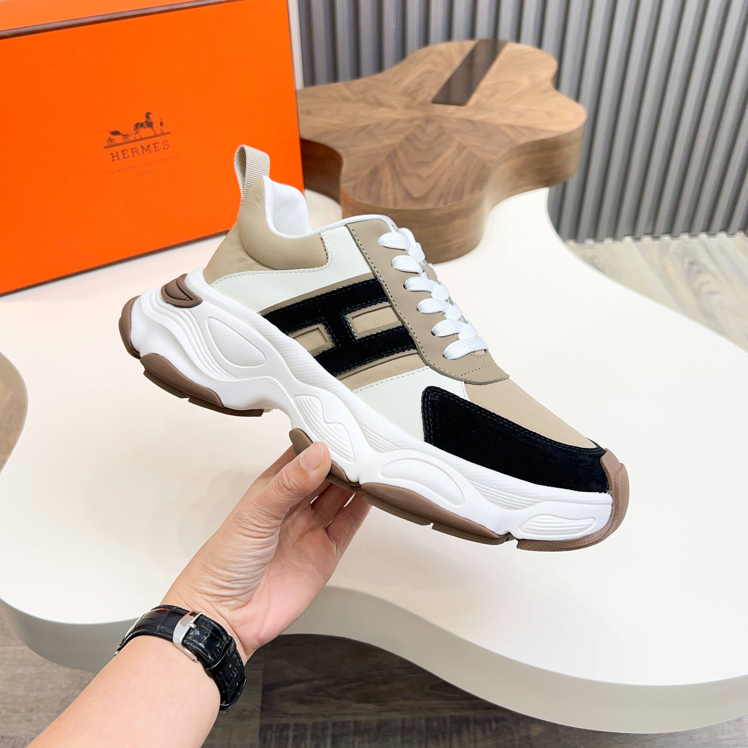 HM Men's Sneaker Beige Calfskin Suede 601279