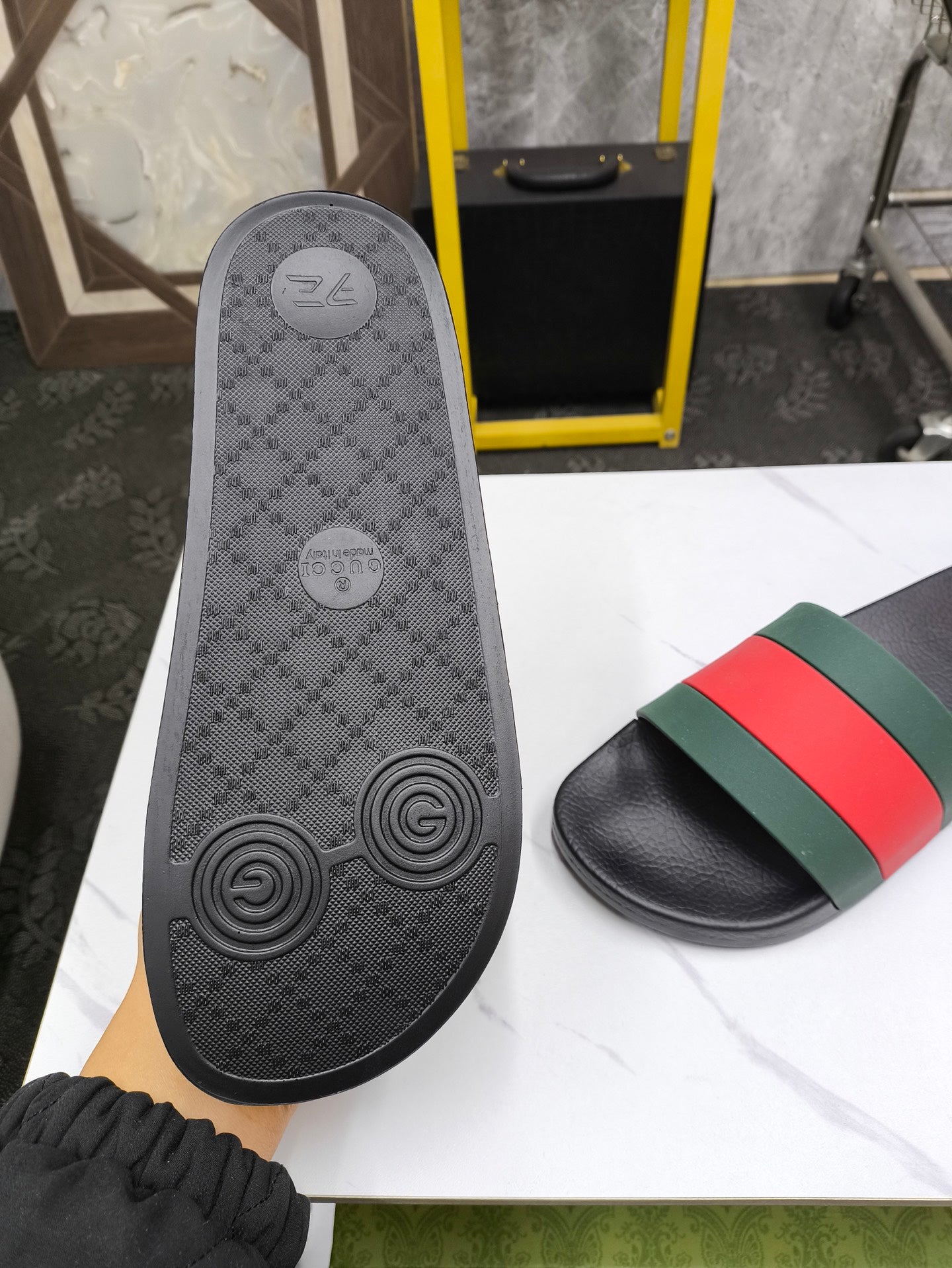 GG Men's Slide Green Red Sheepskin 540041