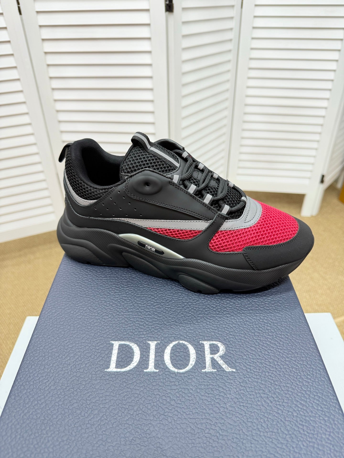 CD B22 Sneaker Black-red Mesh Calfskin 648069