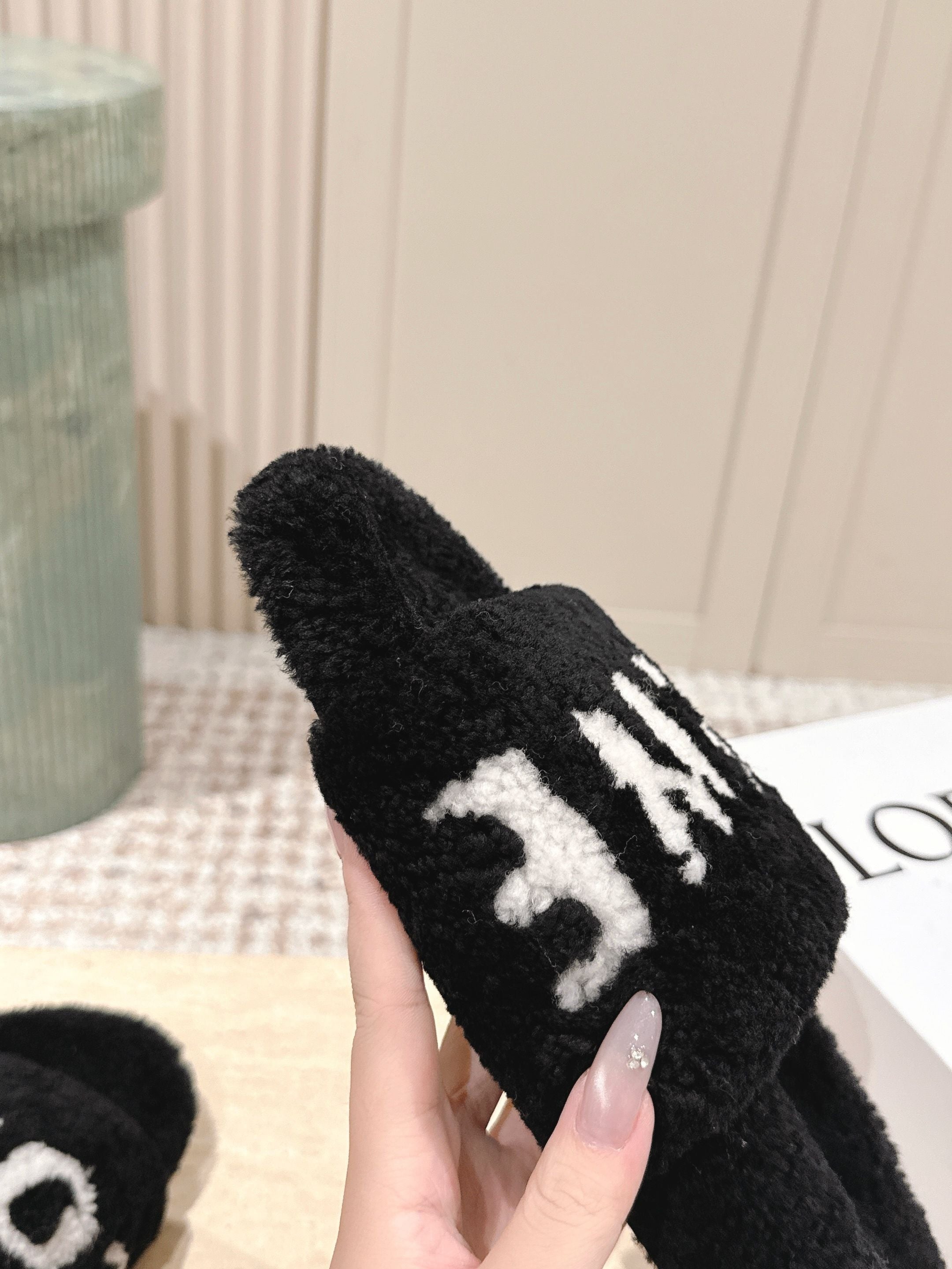 Loewe 2025 Fur Slipper Black White Wool 556016