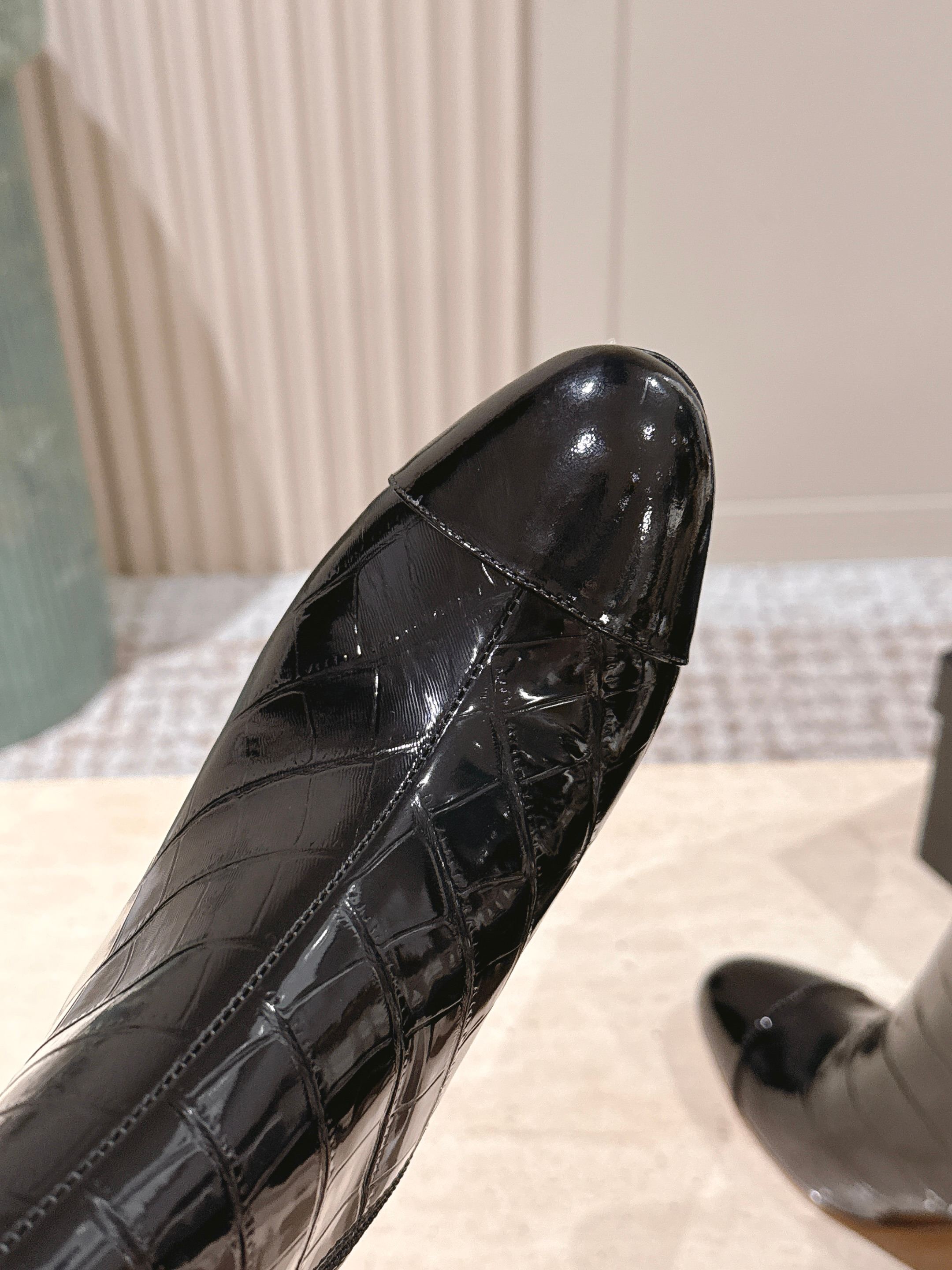 CC high-heeled ankle boots black patent calfskin 532831