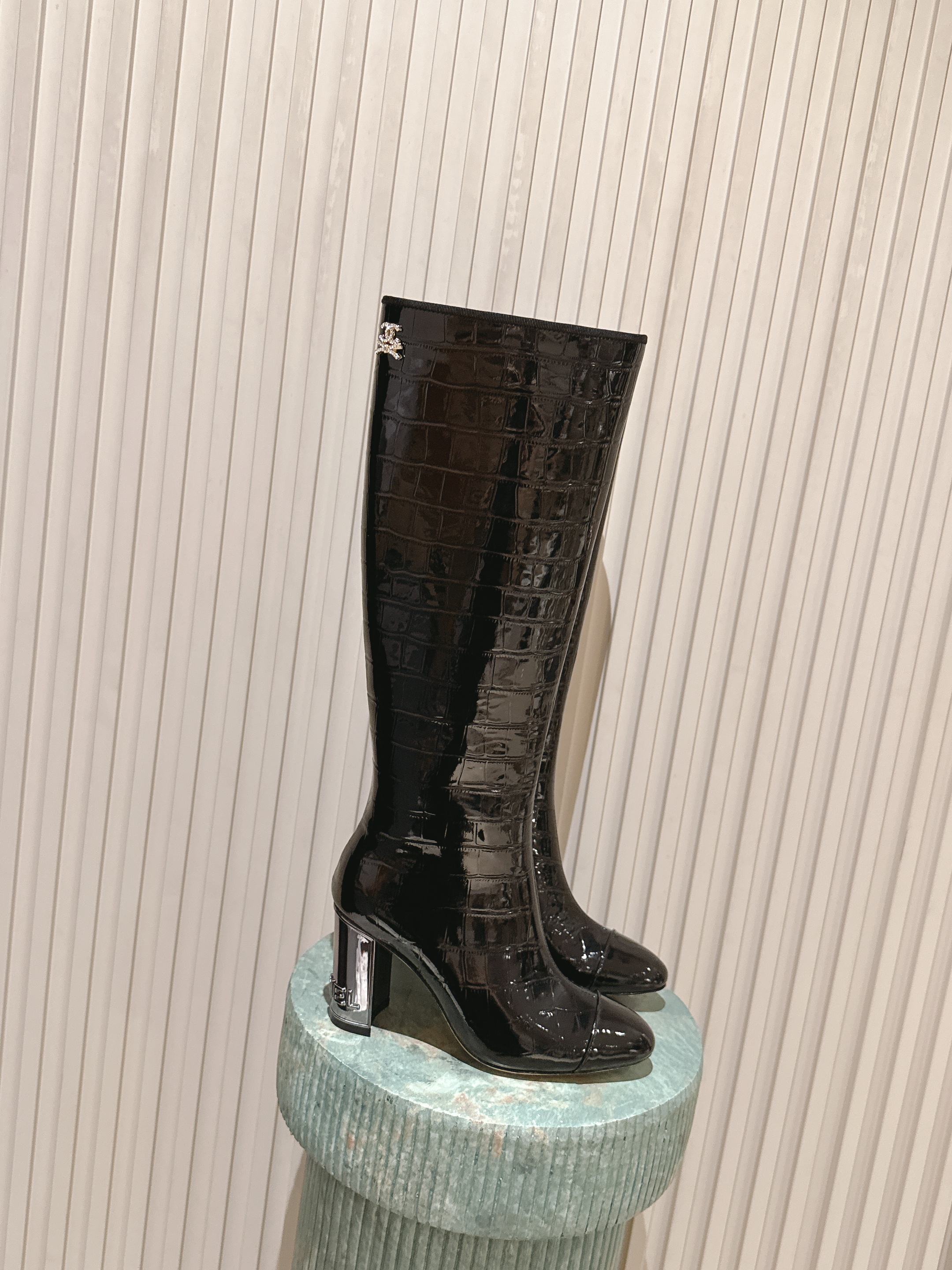 CC high-heeled boots black patent calfskin 532833