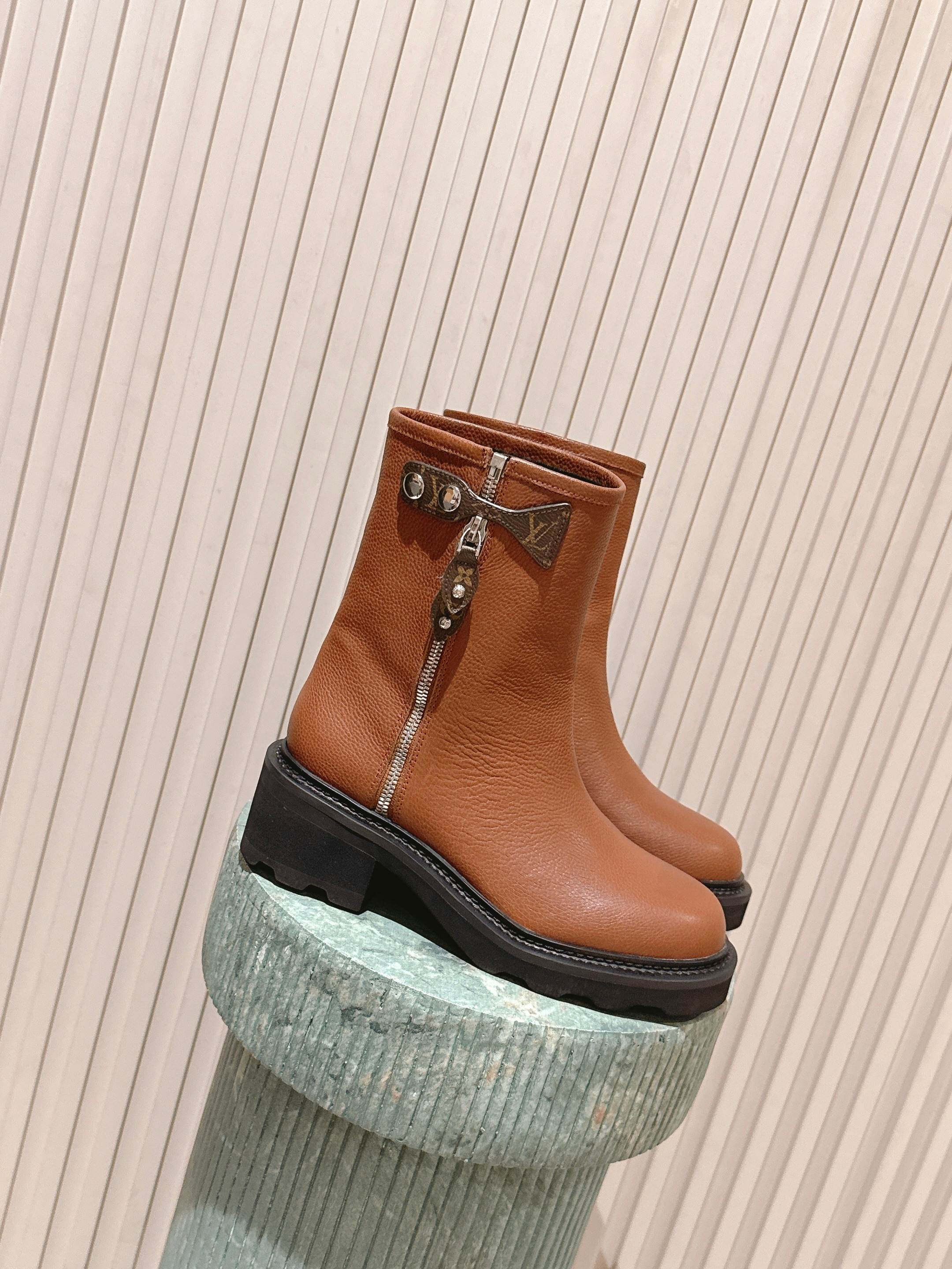 LV 25 Ankle Boots Tan Brown Cowhide 576917