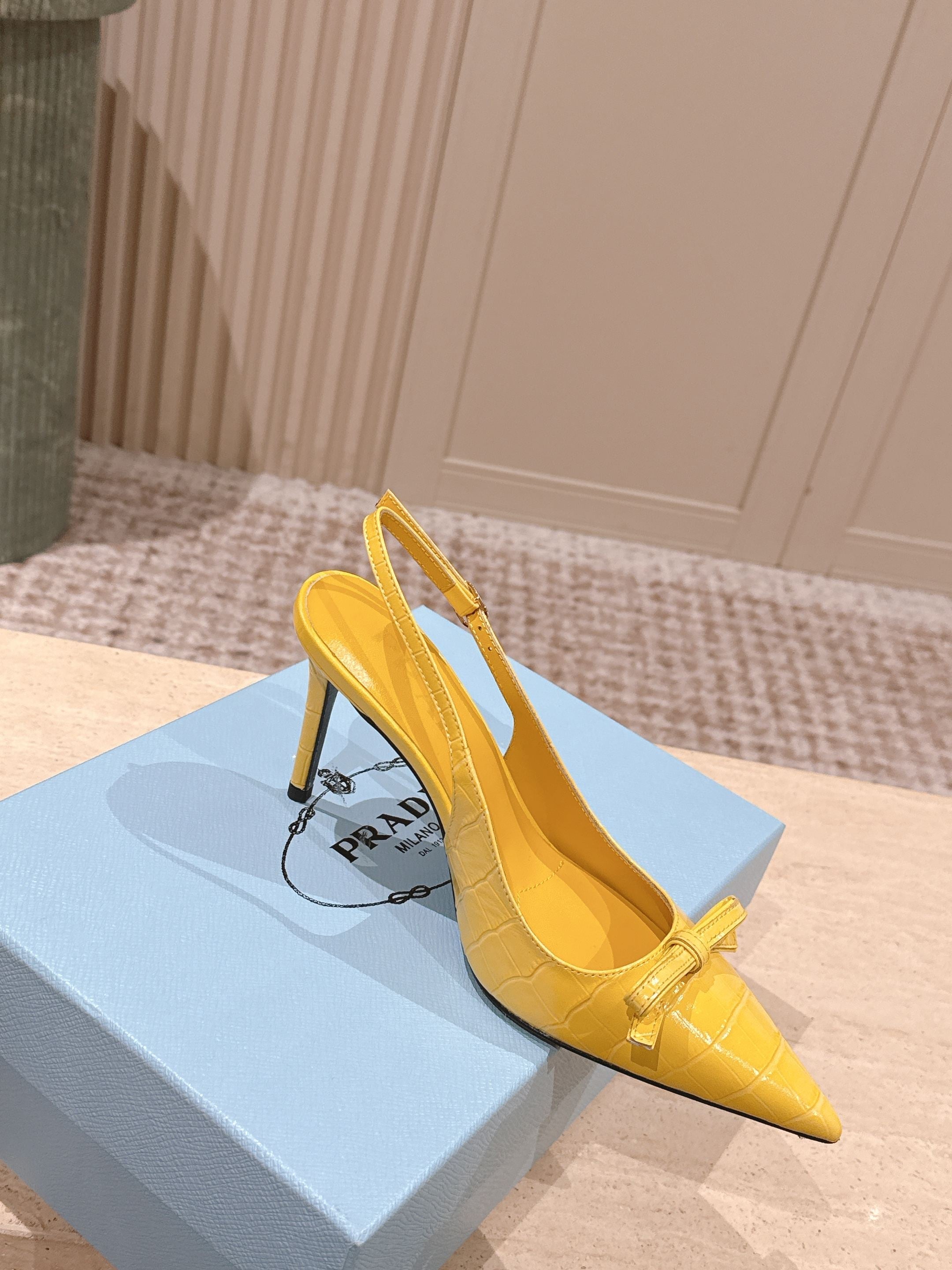 PRA 26S Slingback 85 Yellow Crocodile Embossed Leather 630738