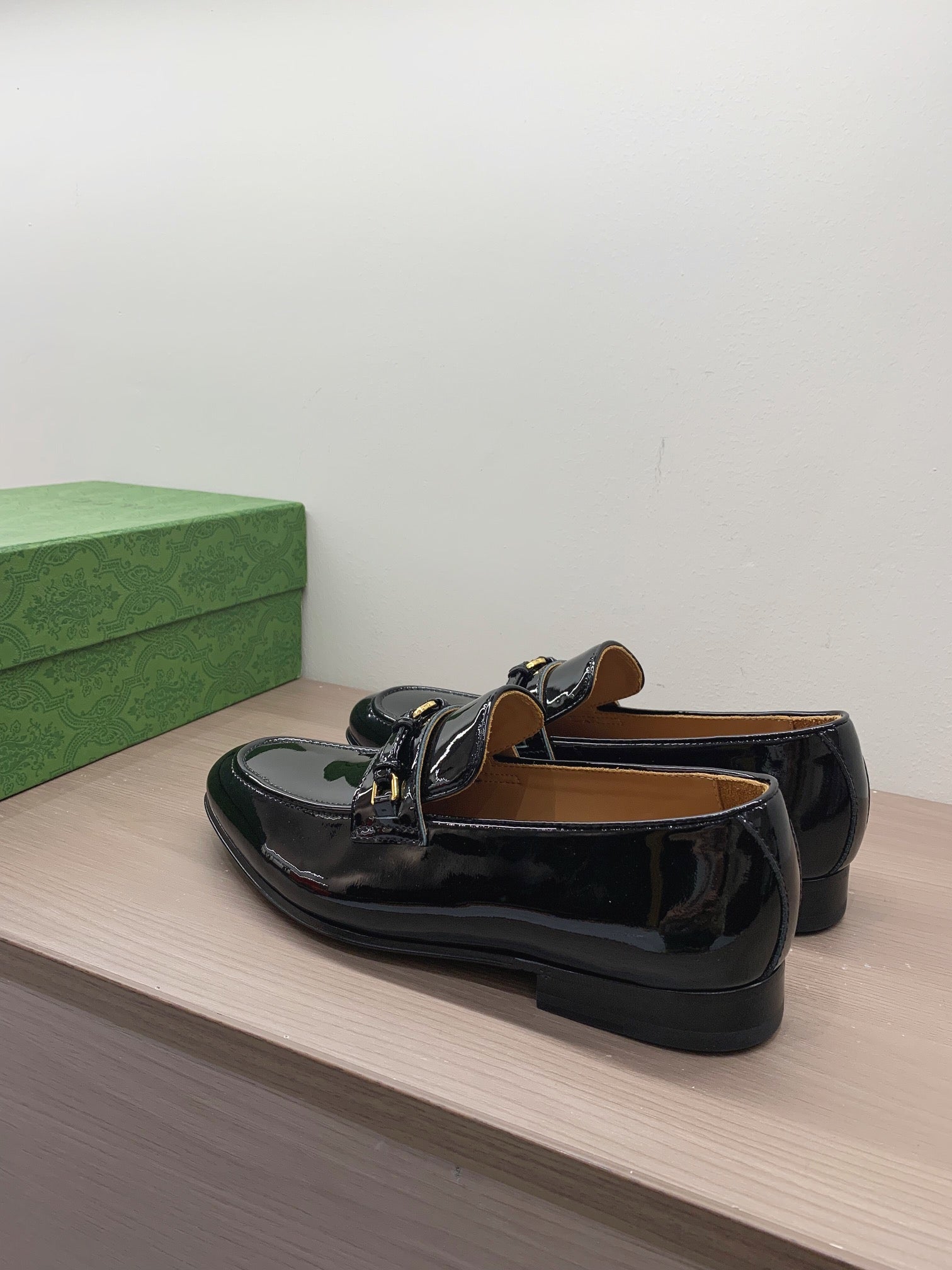 GG Men's Interlocking GG Loafer Black Patent Leather 542502