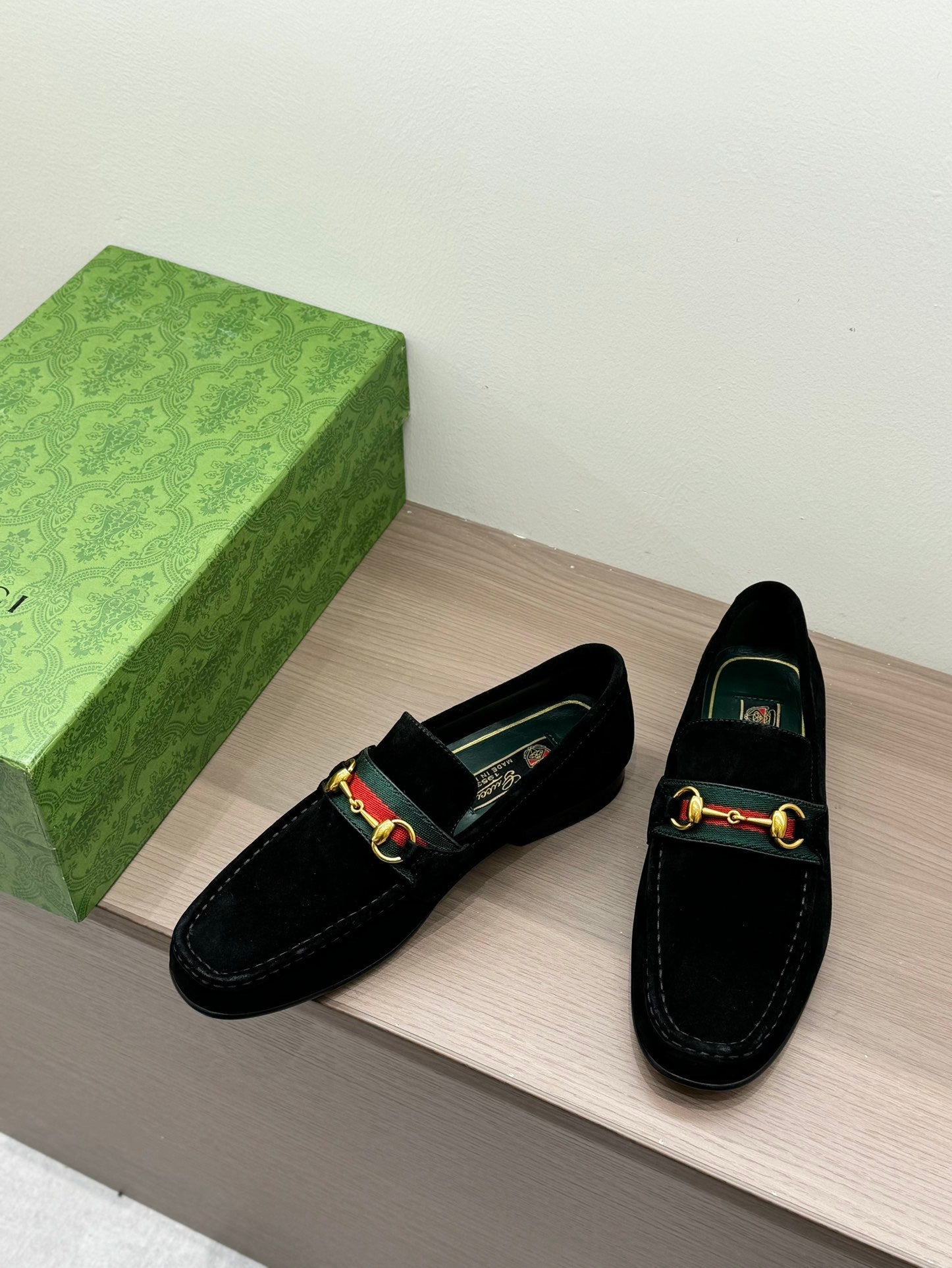 GG Men's Horsebit Loafer Black Suede 542461