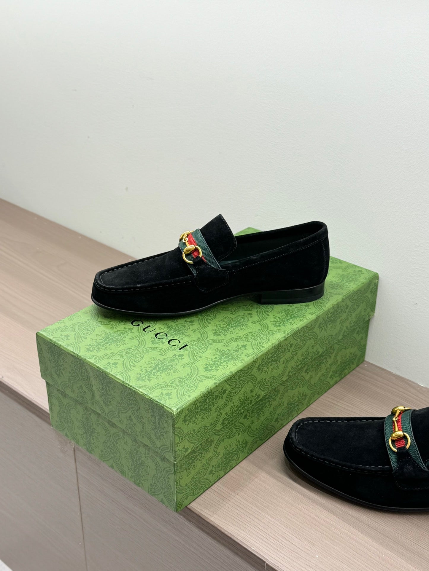 GG Men's Horsebit Loafer Black Suede 542461