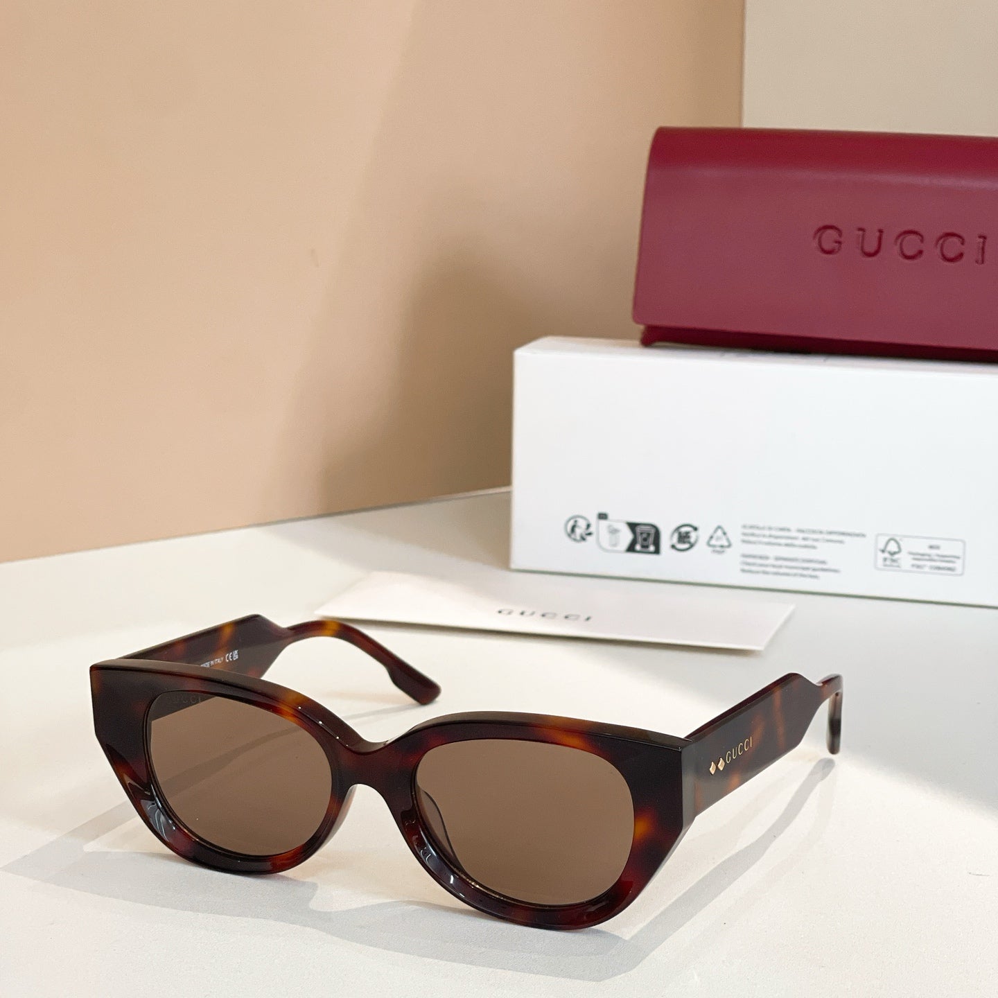 Gucci Sunglasses 597582