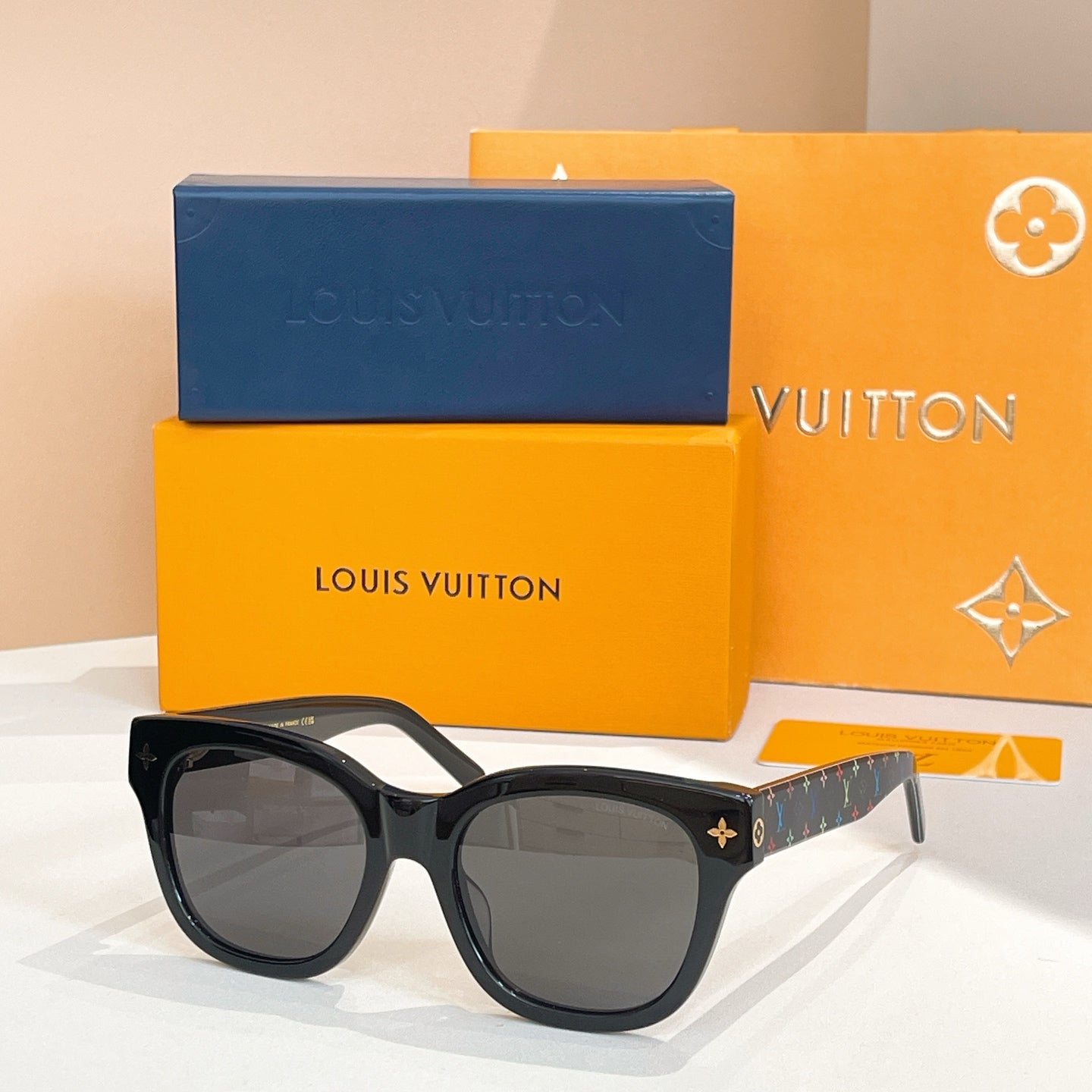 Louis Vuitton Sunglasses 607120