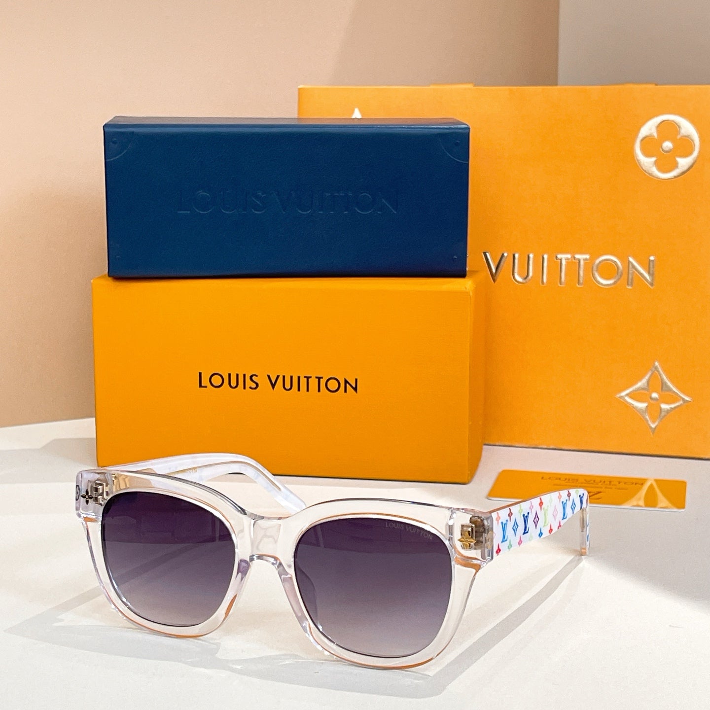 Louis Vuitton Sunglasses 607120