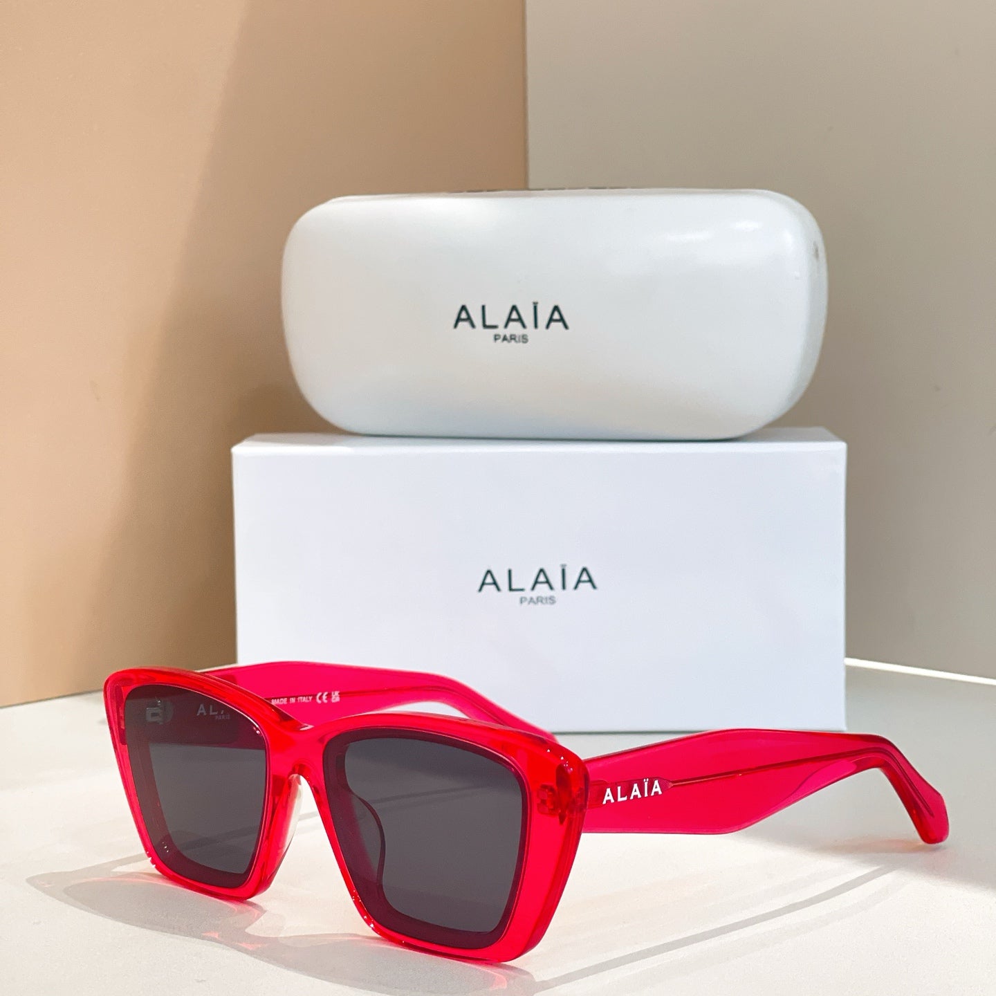 Alaia Sunglasses 666681