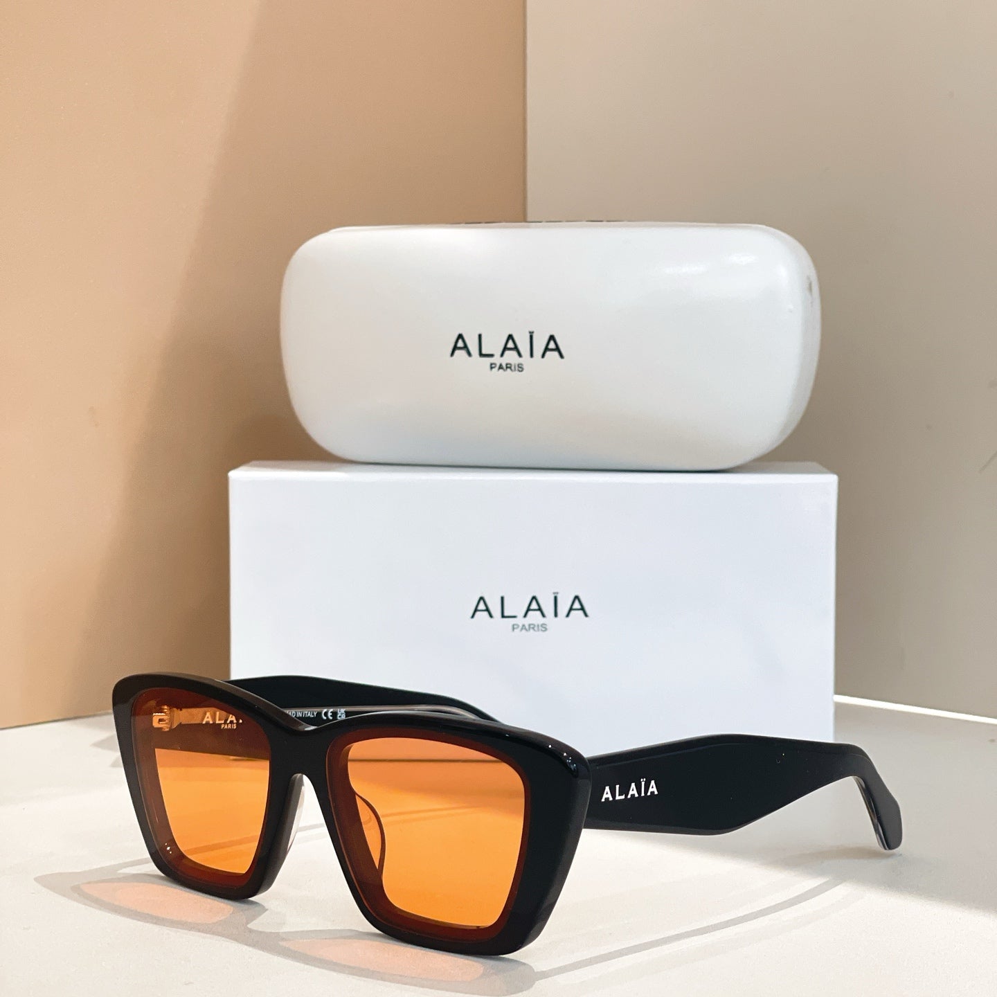 Alaia Sunglasses 666681