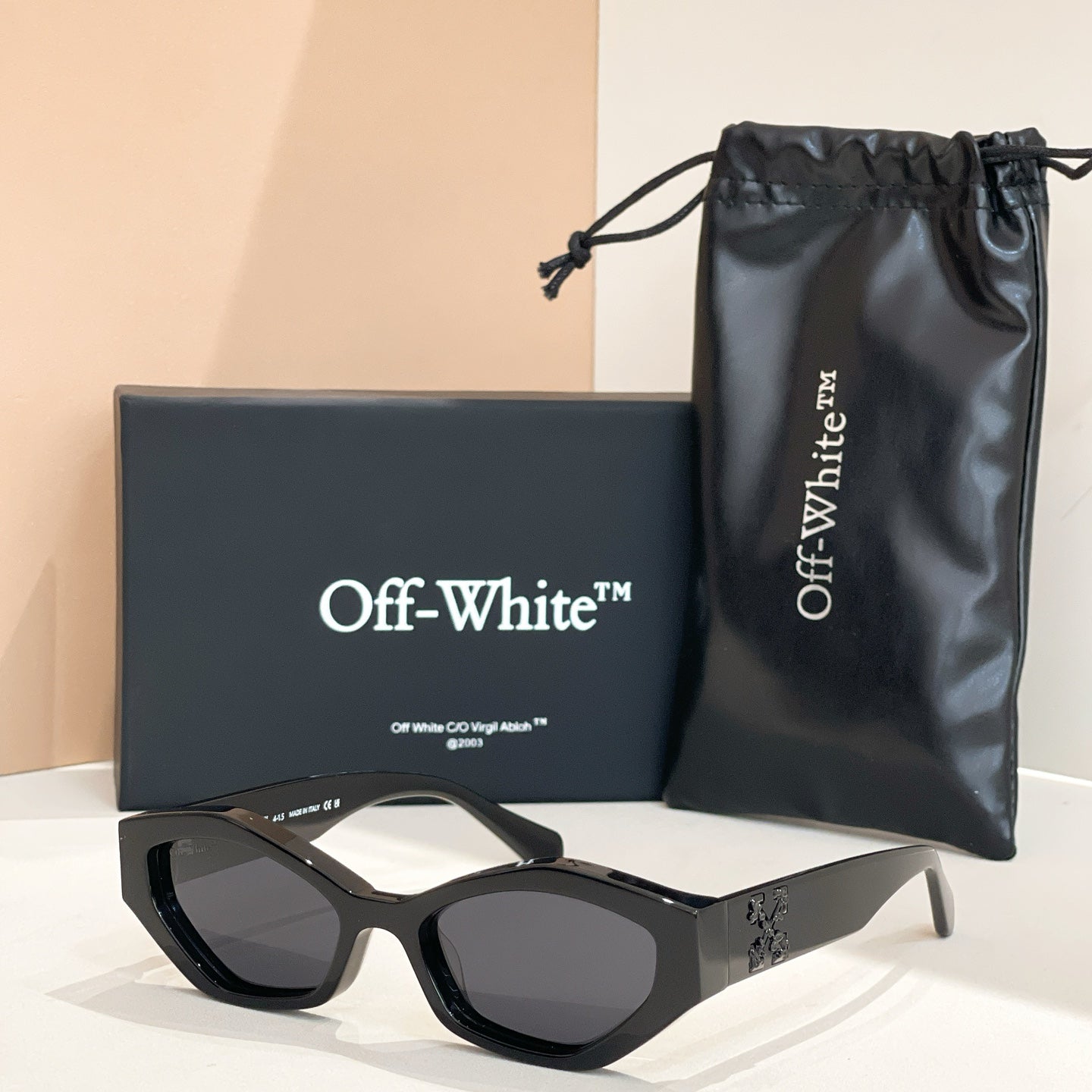 Off-white Sunglasses 666683