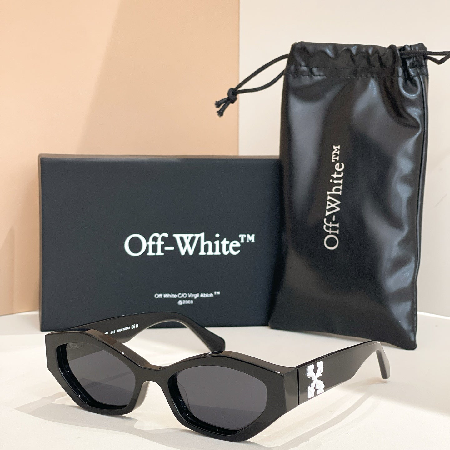 Off-white Sunglasses 666683