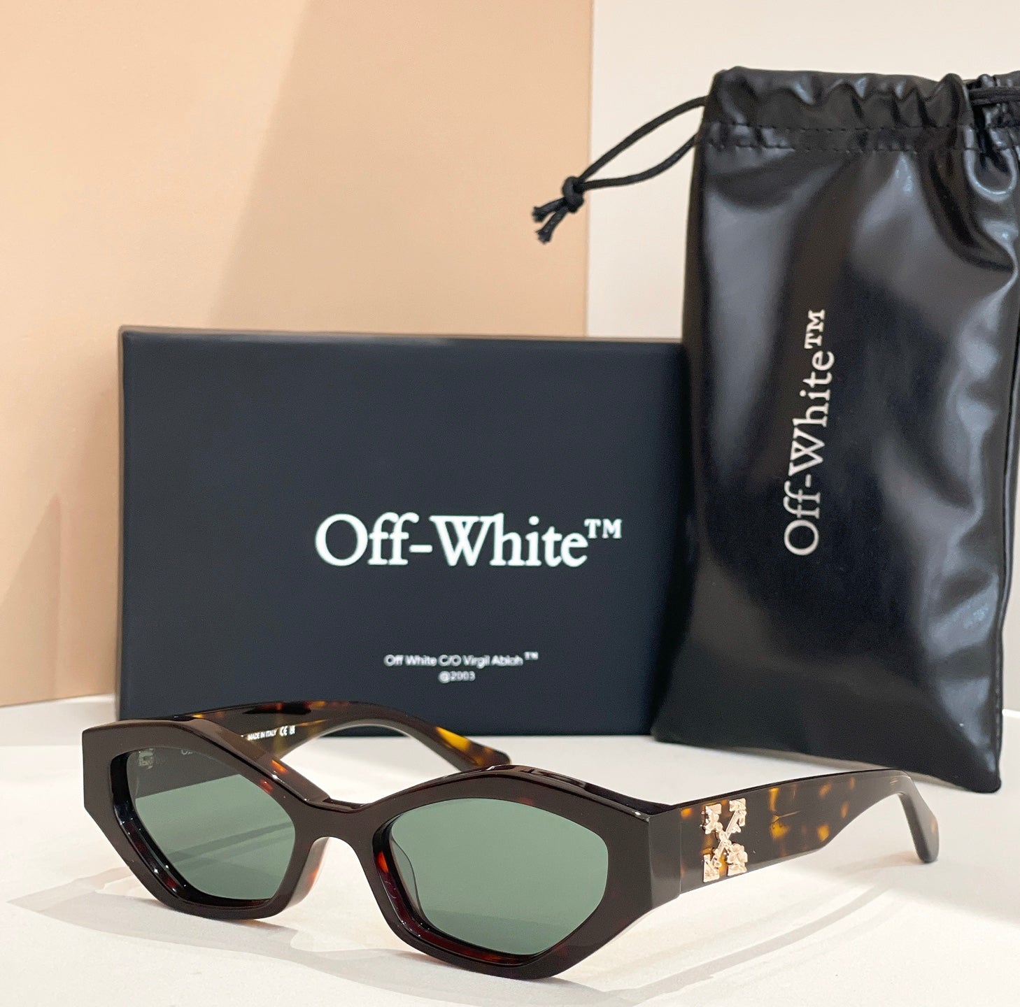 Off-white Sunglasses 666683