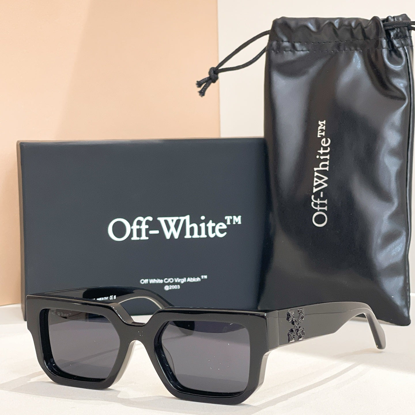 Off-white Sunglasses 666687
