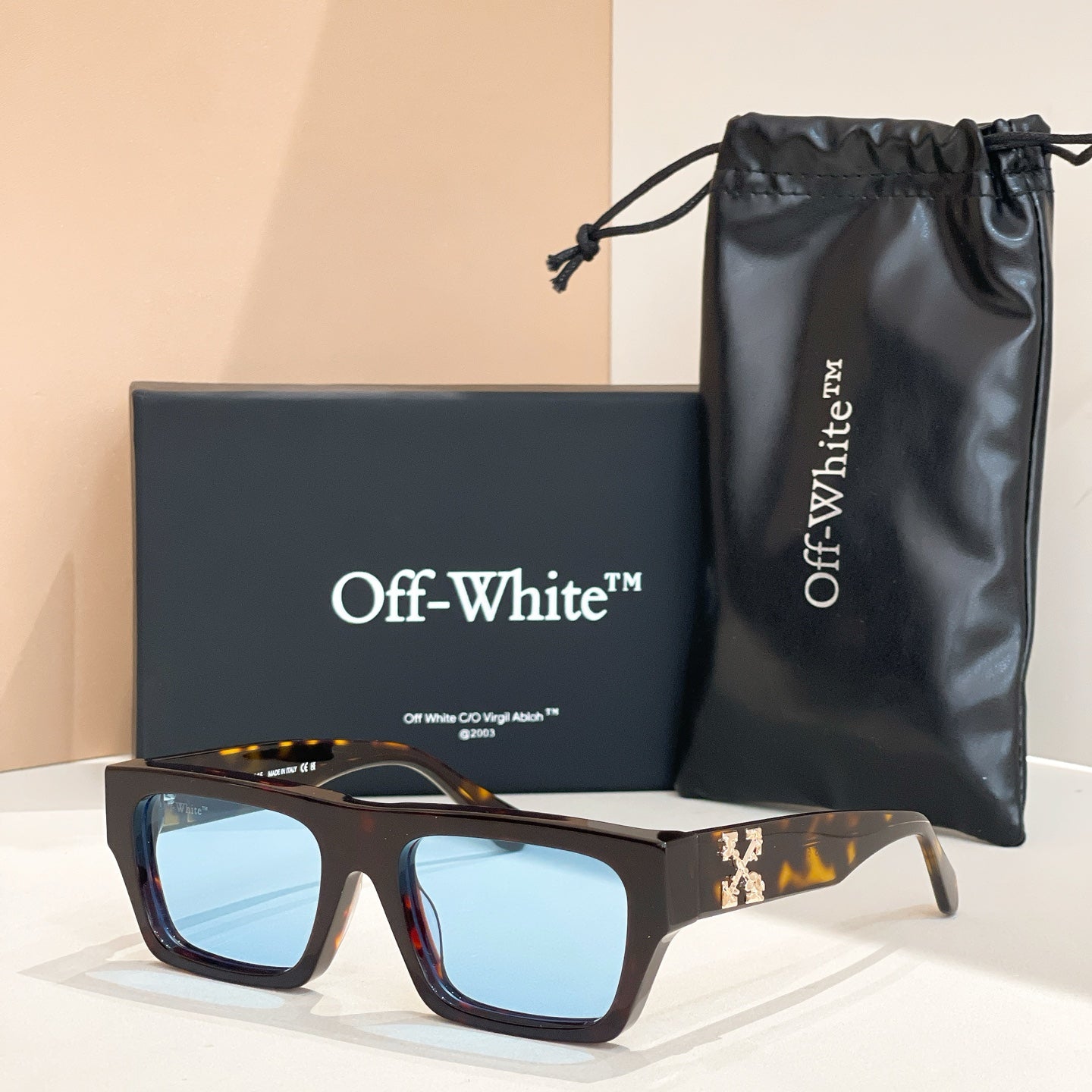Off-white Sunglasses 666690