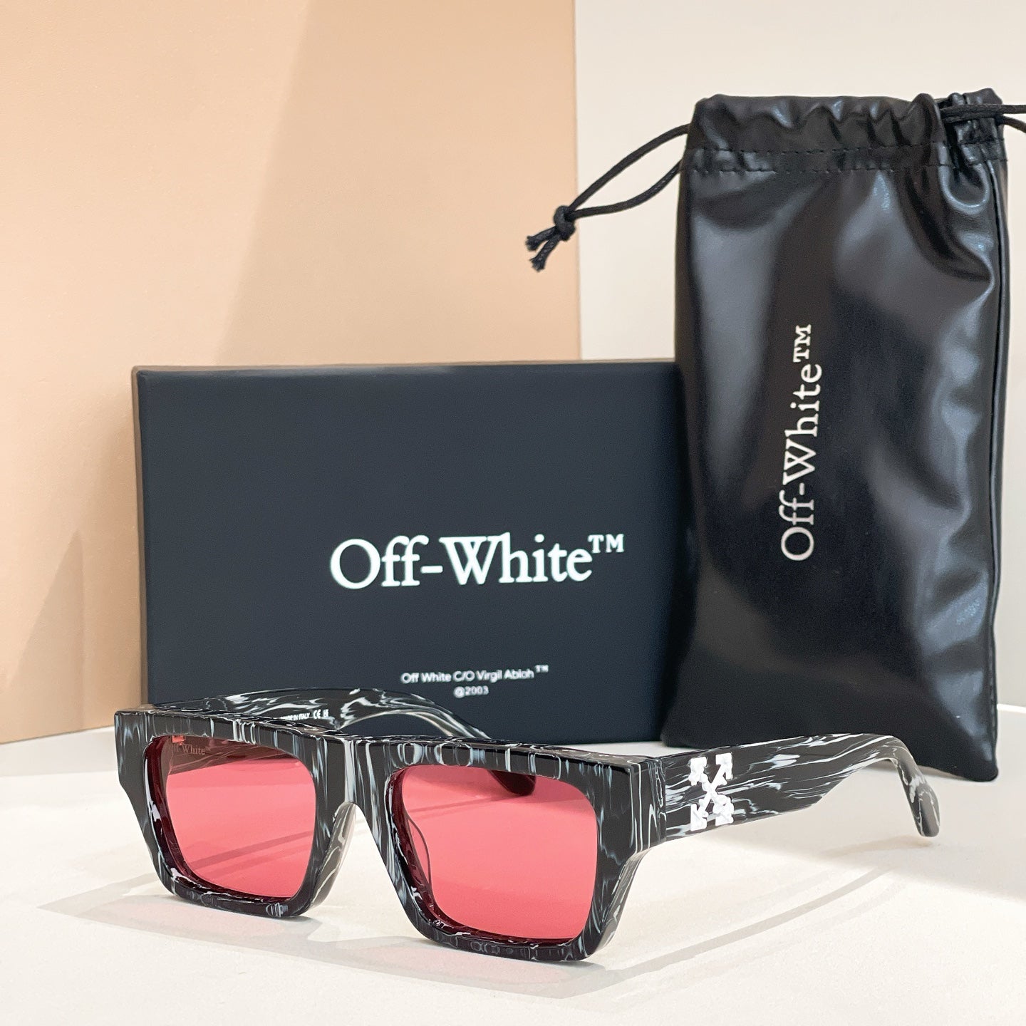 Off-white Sunglasses 666690