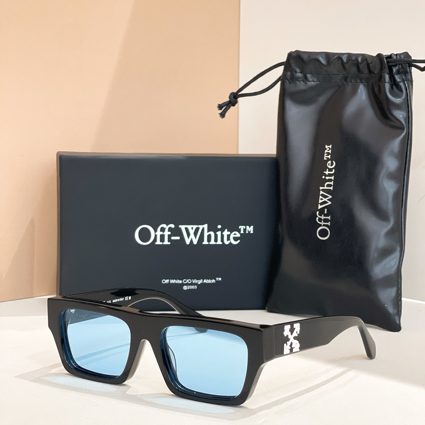 Off-white Sunglasses 666690