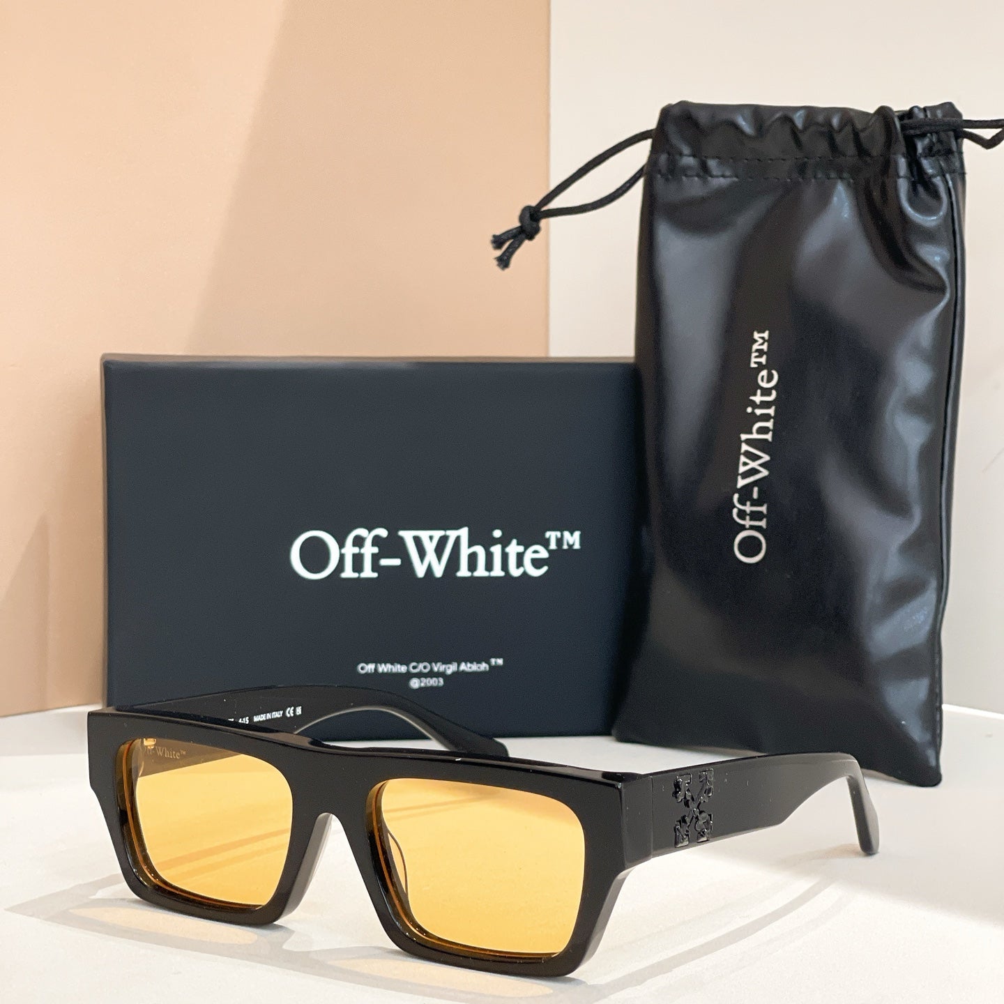 Off-white Sunglasses 666690