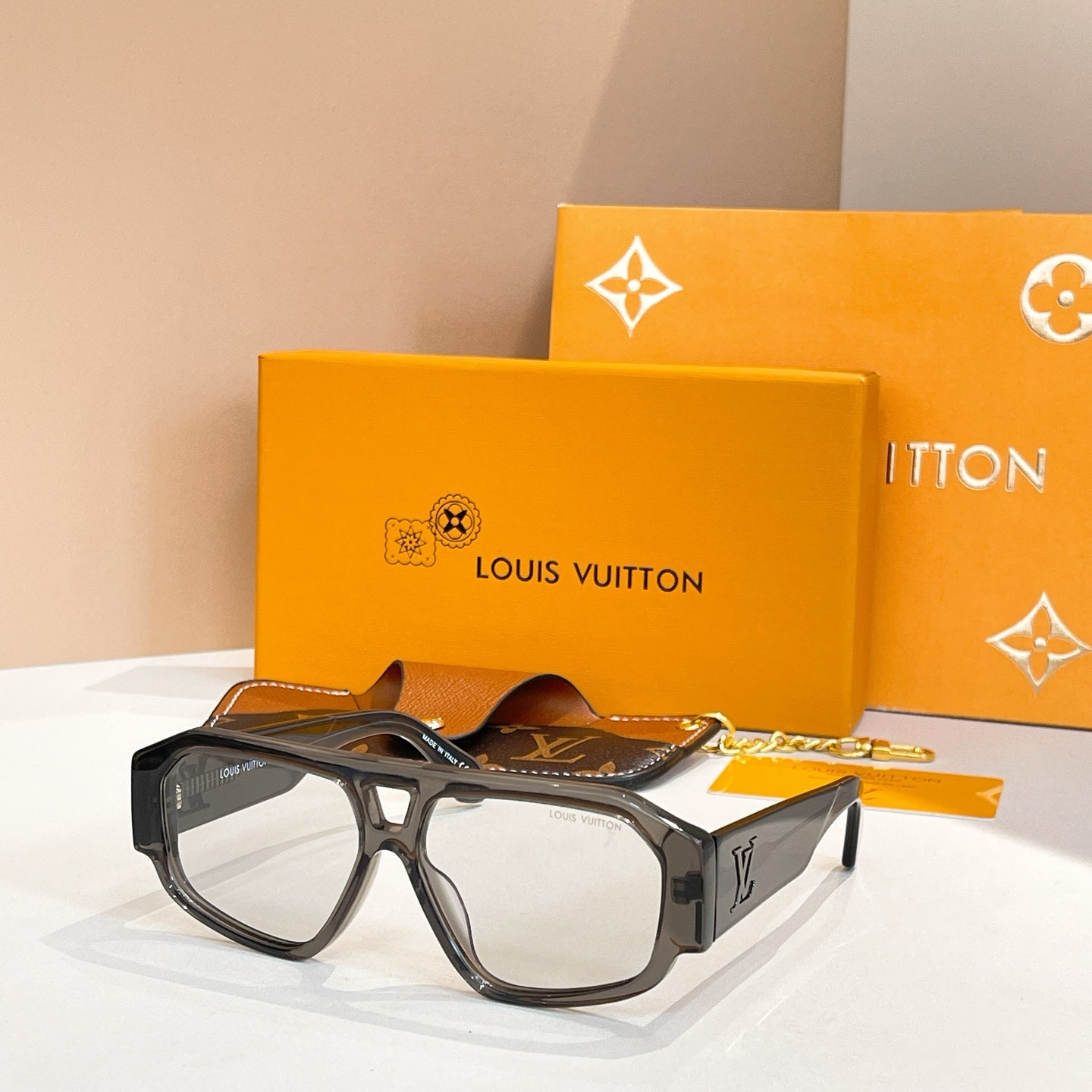 Louis Vuitton Sunglasses 673221