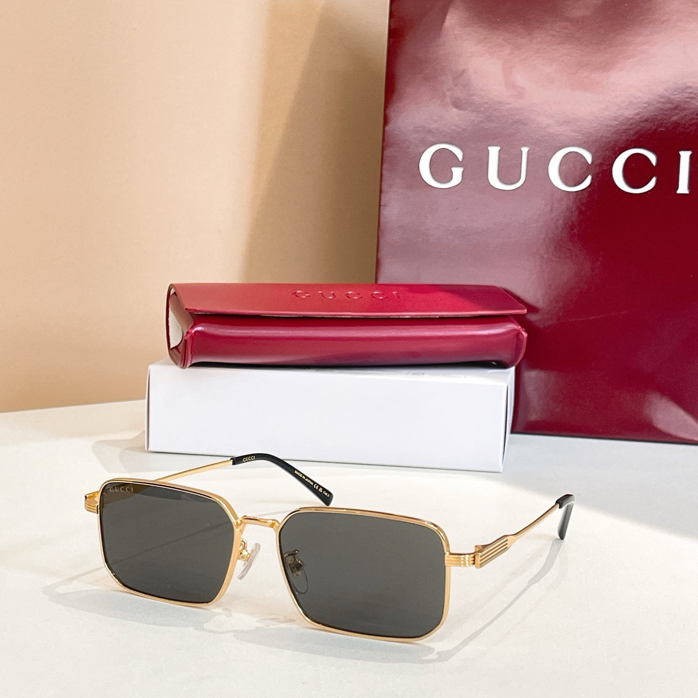 Gucci Sunglasses 679510