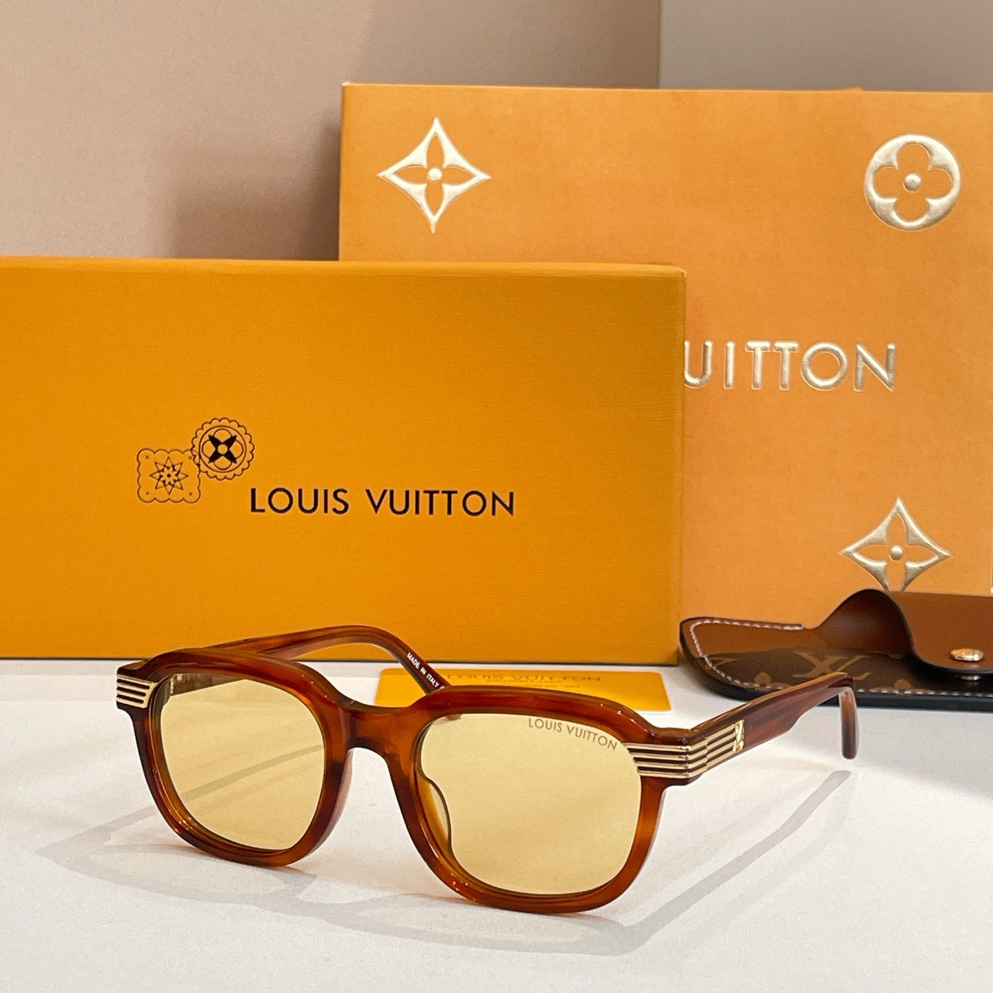 Louis Vuitton Sunglasses 690916