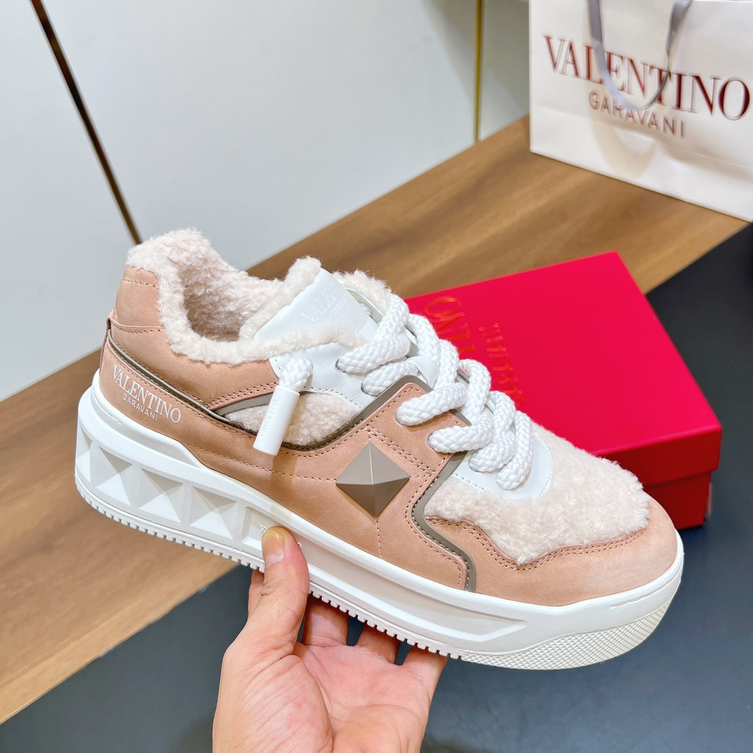 VT 2025 Garavani Sneakers Light Pink Suede Wool Leather 546983