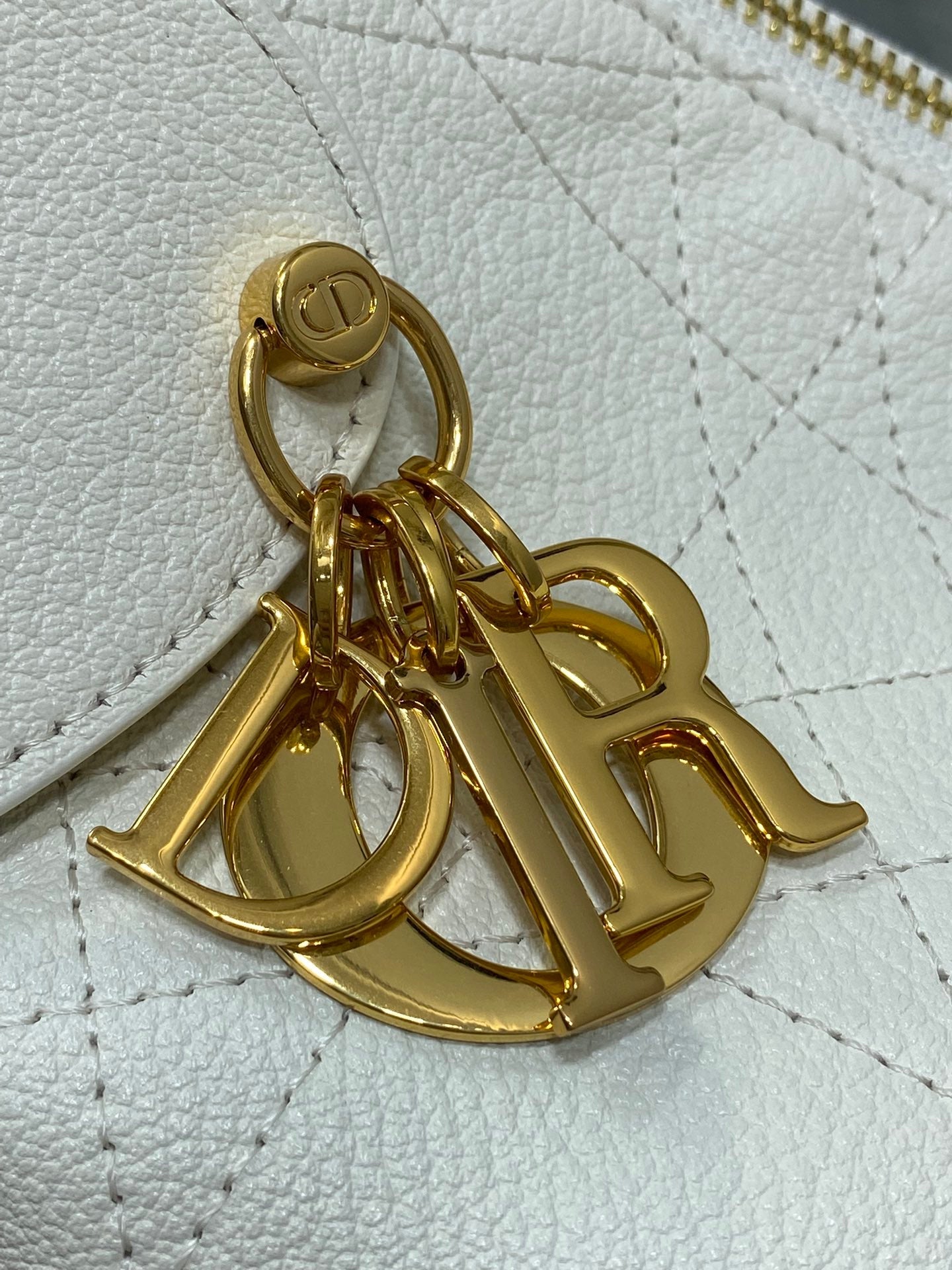 Dior 2025 Voyage Bag 34cm White Grained Calfskin 267767