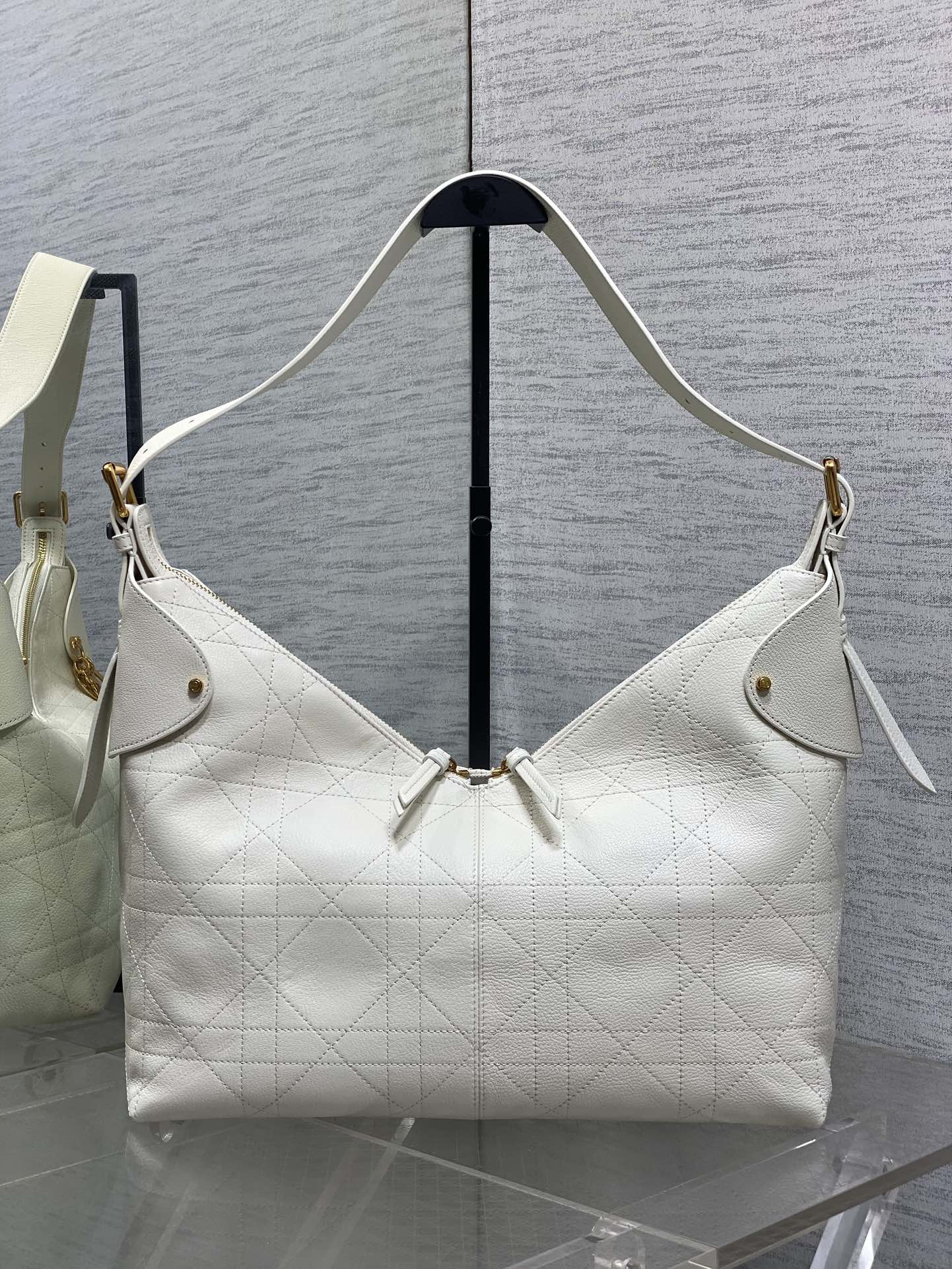Dior 2025 Voyage Bag 34cm White Grained Calfskin 267767