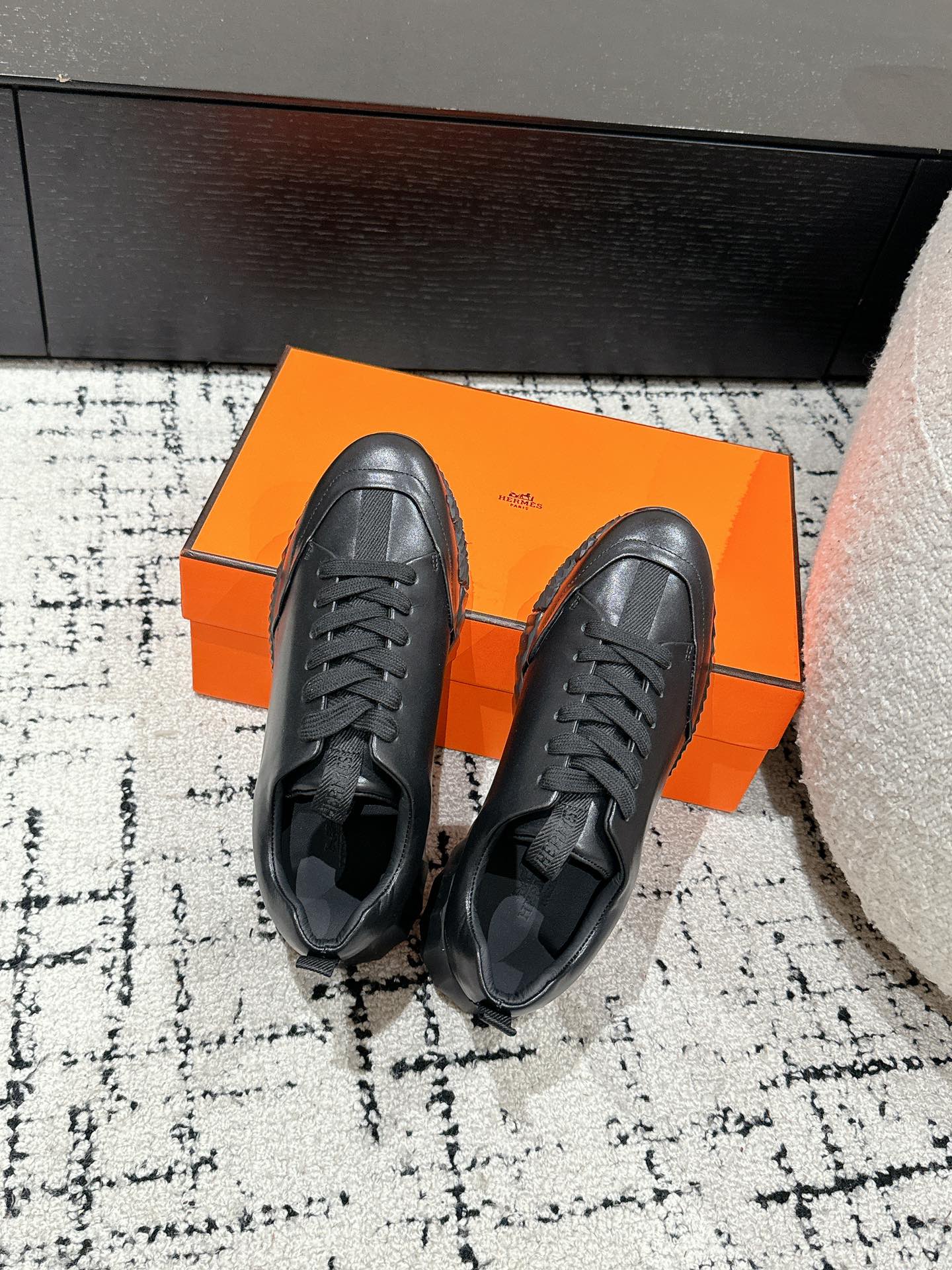 HM Jump Sneaker In Black Cowhide 985306