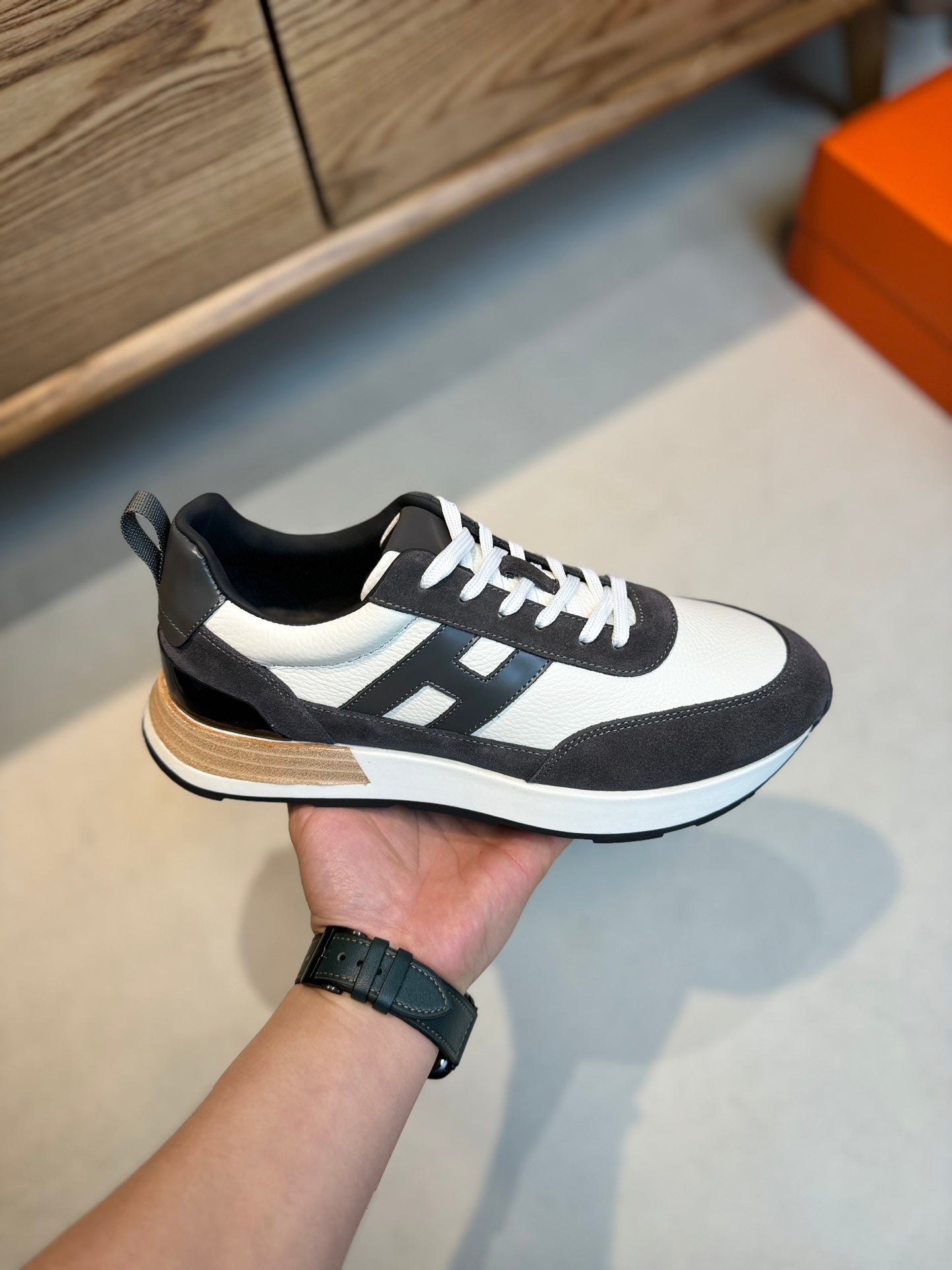 HM INTERACTIVE LACE-UP SNEAKER GRAY AND WHITE CALFSKIN