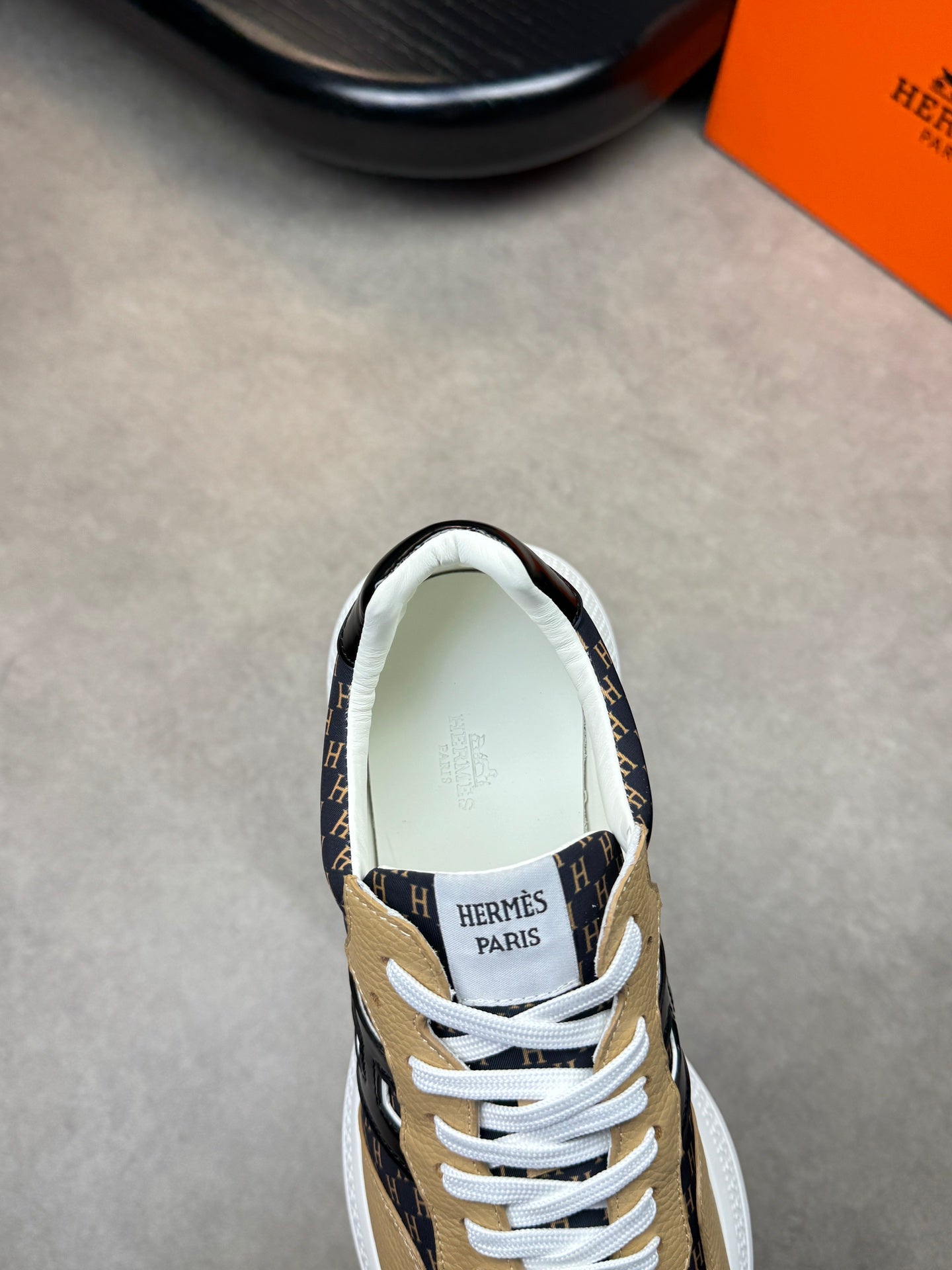 HM Men's Sneaker Beige Calfskin 581697